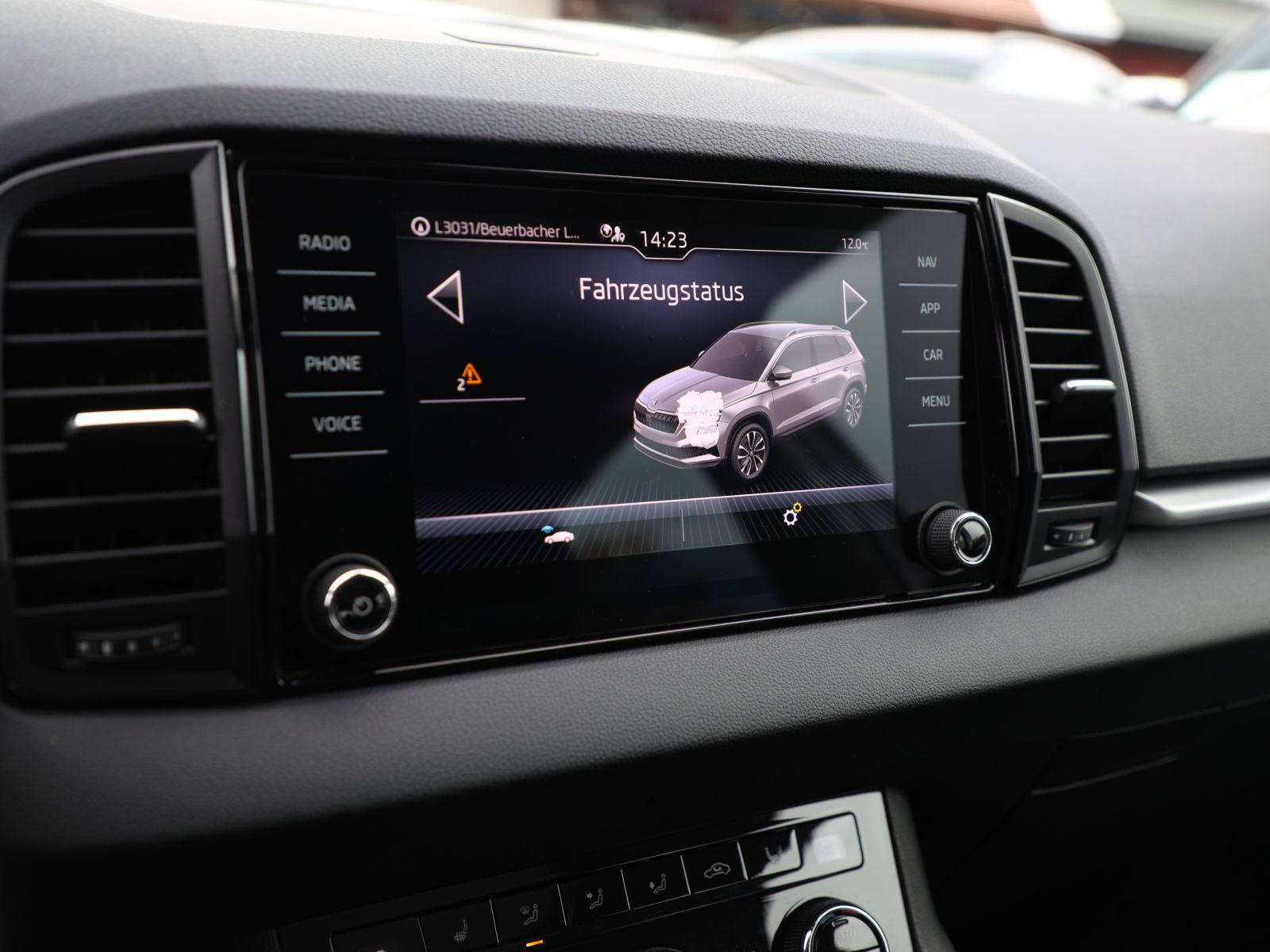 Skoda Karoq Selection 1.5TSI Panorama ACC Navi LED EPH