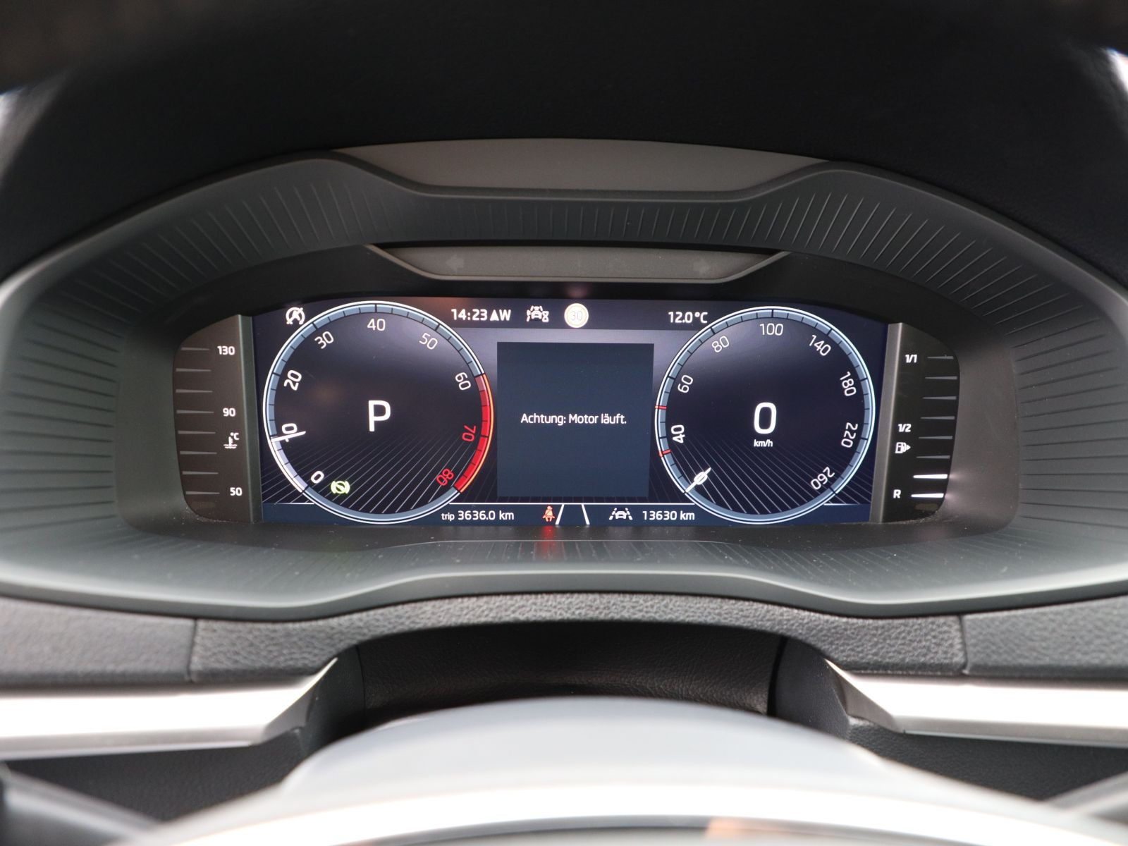 Skoda Karoq Selection 1.5TSI Panorama ACC Navi LED EPH