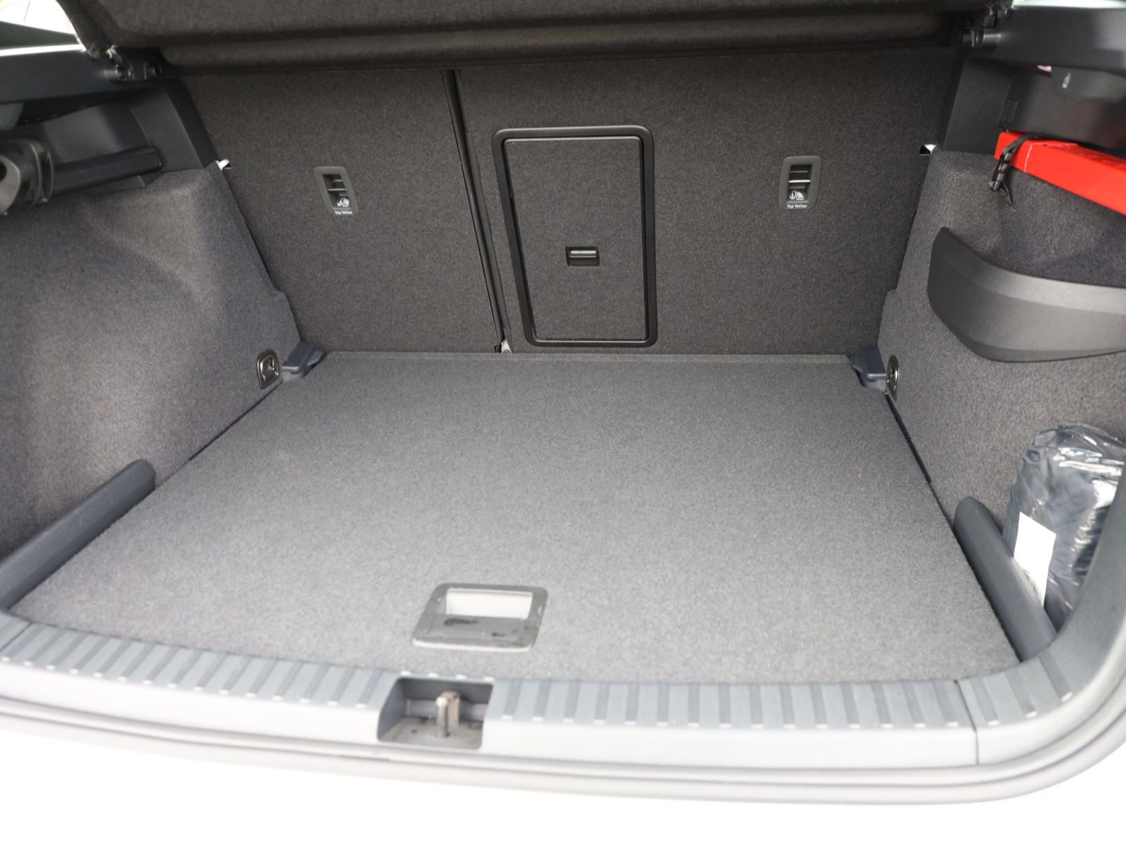 Skoda Karoq Selection 1.5TSI Panorama ACC Navi LED EPH
