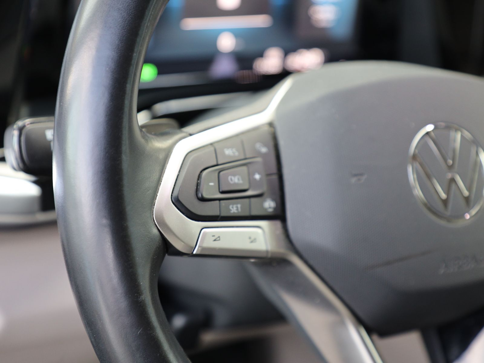 Volkswagen T7 Multivan 2.0 TSI DSG Life, AHK, Navi, LED-Matrix, Rückfahrkamera