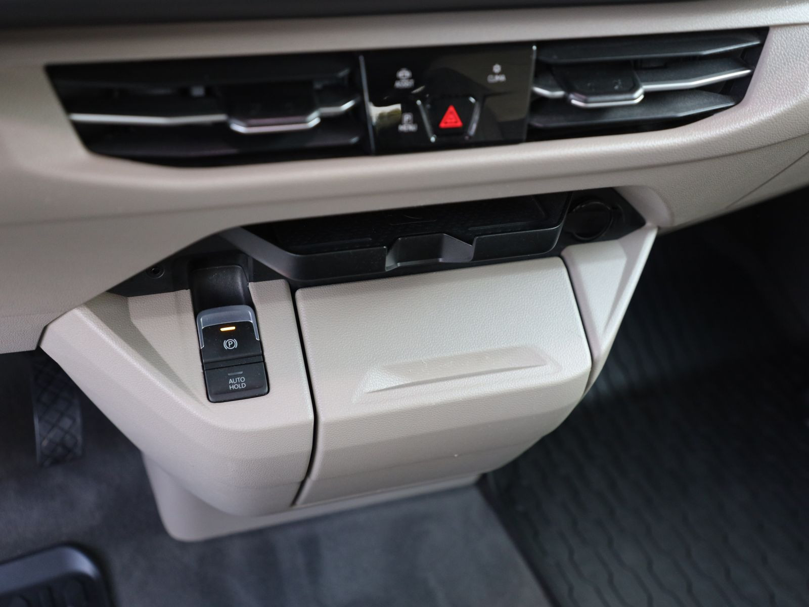 Volkswagen T7 Multivan 2.0 TSI DSG Life, AHK, Navi, LED-Matrix, Rückfahrkamera