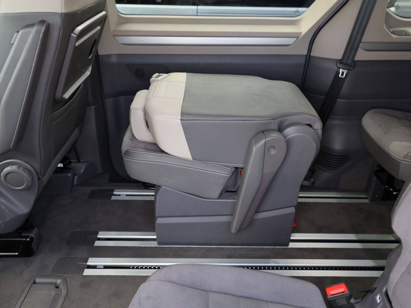Volkswagen T7 Multivan 2.0 TSI DSG Life, AHK, Navi, LED-Matrix, Rückfahrkamera
