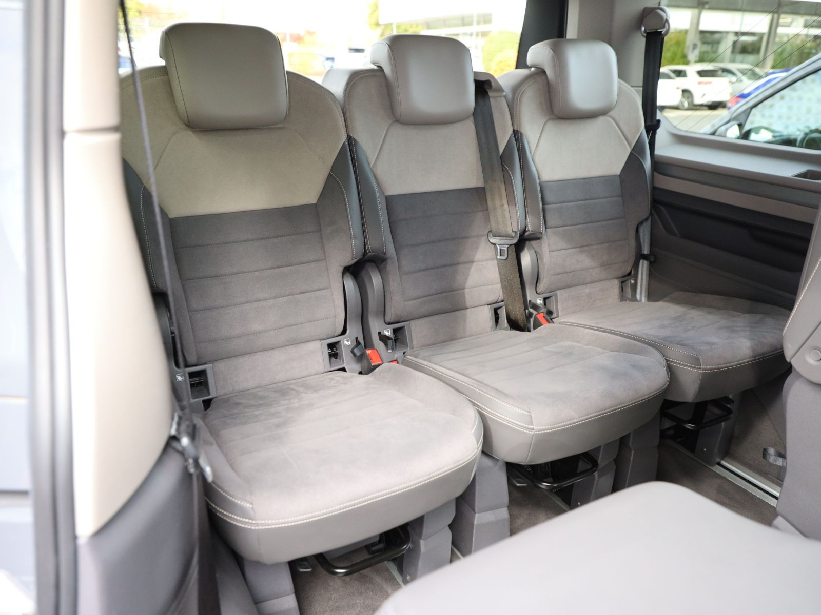 Volkswagen T7 Multivan 2.0 TSI DSG Life, AHK, Navi, LED-Matrix, Rückfahrkamera