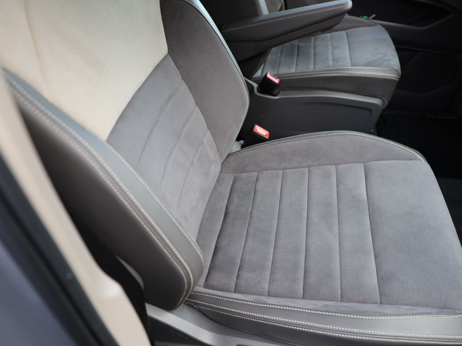 Volkswagen T7 Multivan 2.0 TSI DSG Life, AHK, Navi, LED-Matrix, Rückfahrkamera