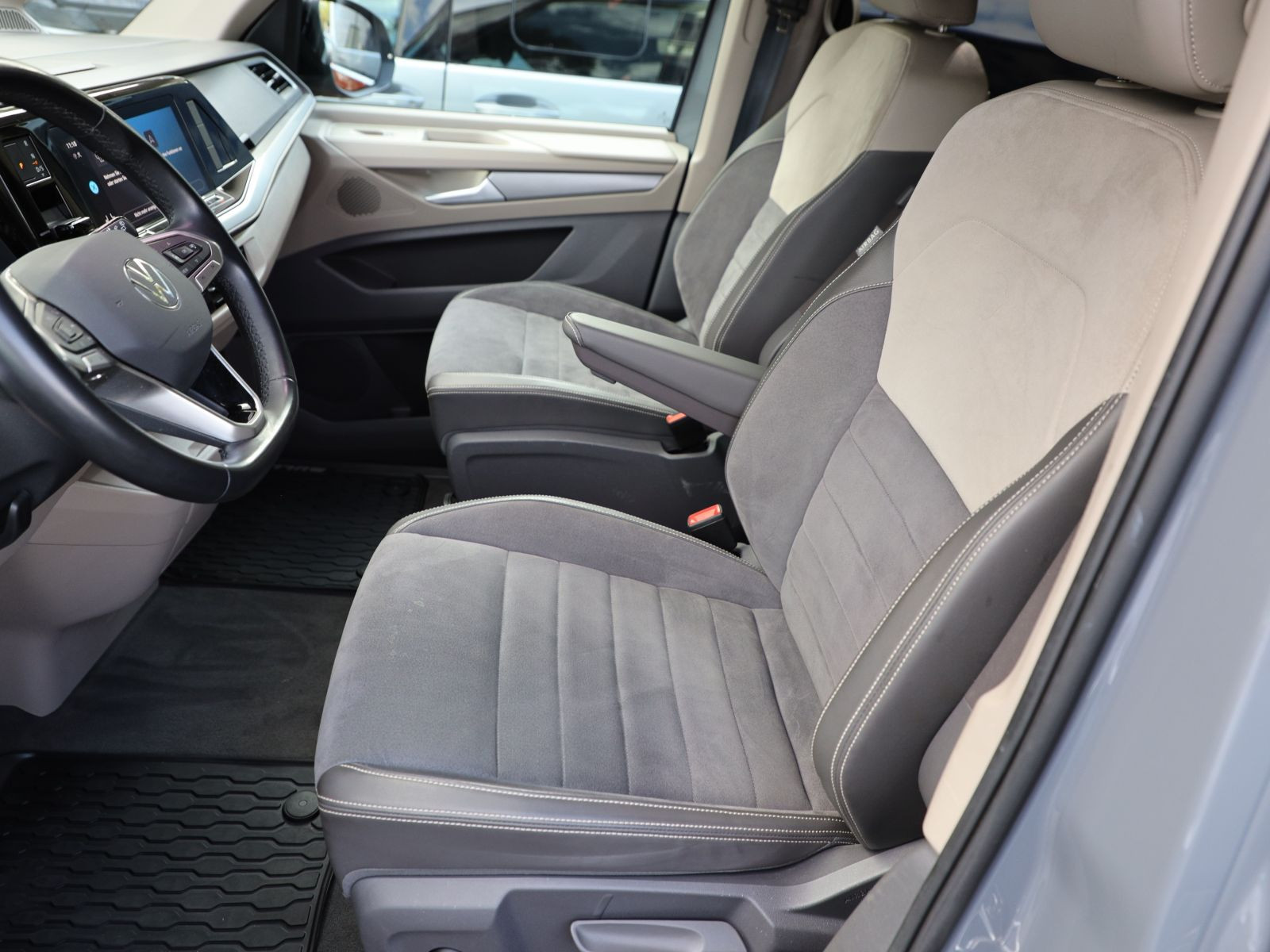 Volkswagen T7 Multivan 2.0 TSI DSG Life, AHK, Navi, LED-Matrix, Rückfahrkamera