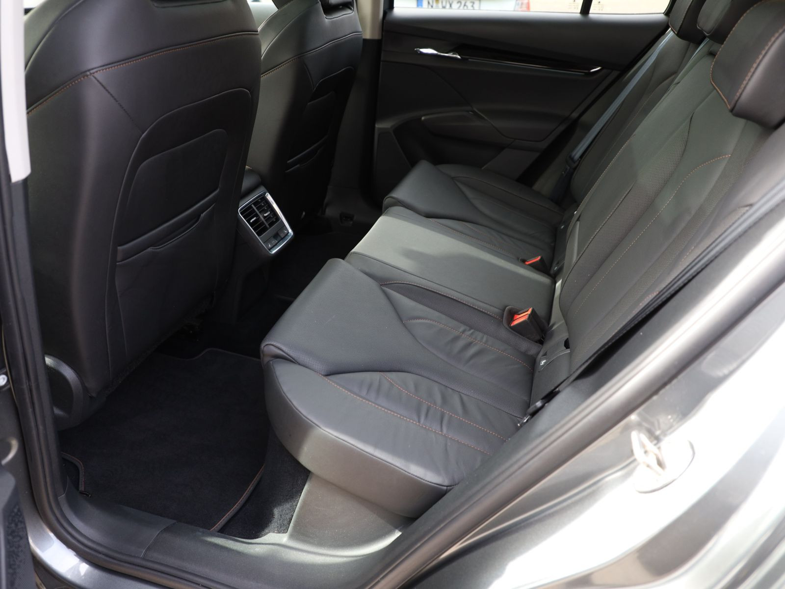 Skoda Enyaq 80 iV Panorama Sitzhzg HuD LED AHK