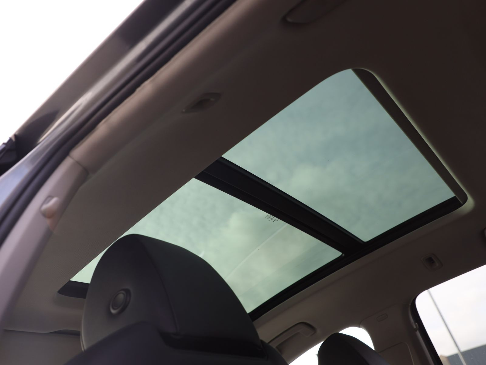 Skoda Enyaq 80 iV Panorama Sitzhzg HuD LED AHK