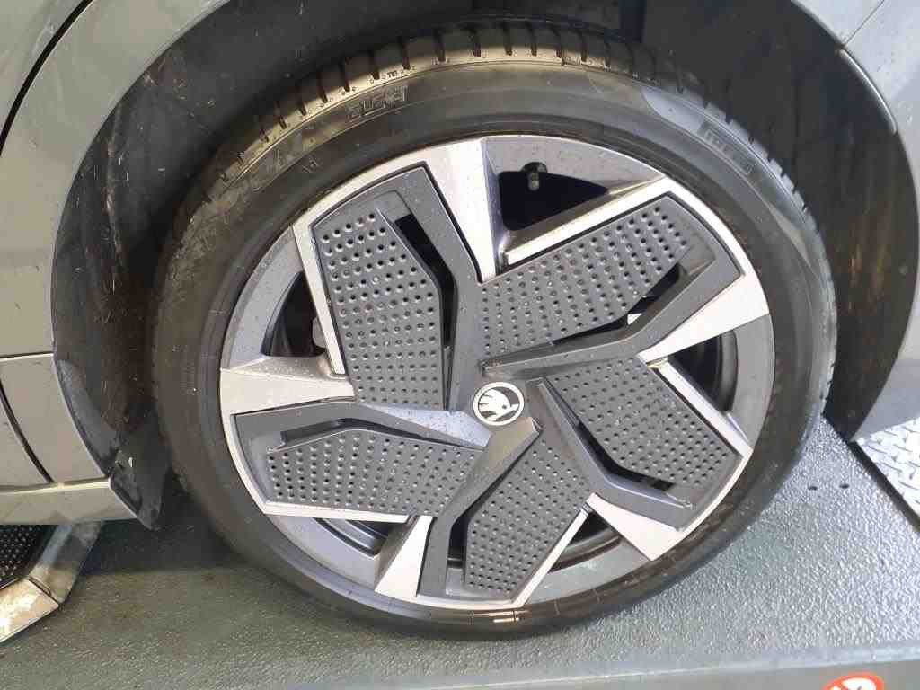 Skoda Enyaq iV Coupé RS 4x4 Panorama HuD Standhzg AHK