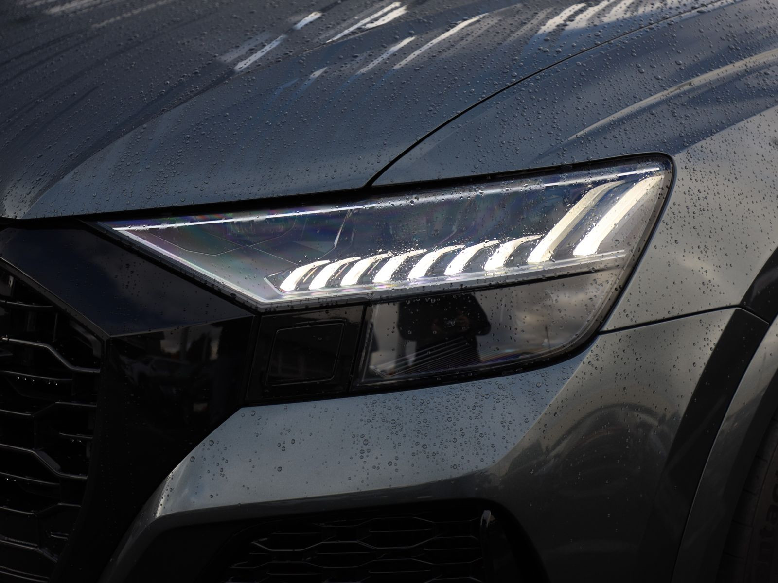 Audi RS Q8 Navi LED HuD Panorama Luftfederung AHK