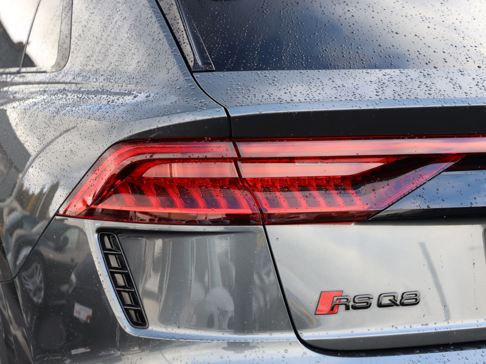 Audi RS Q8 Navi LED HuD Panorama Luftfederung AHK