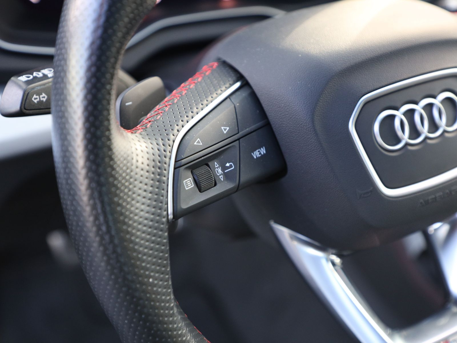 Audi Q5 S line 50TDI qu Navi Matrix Panorama AHK