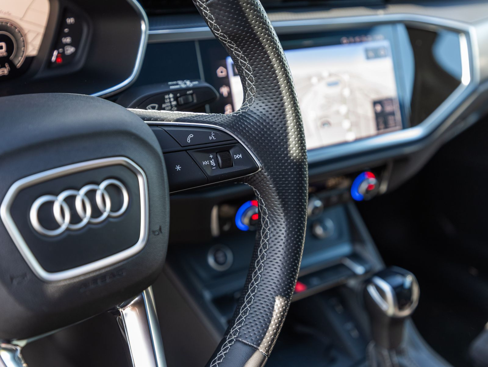 Audi Q3 Sportback S line 35TFSI Stronic Navi Matrix Panorama