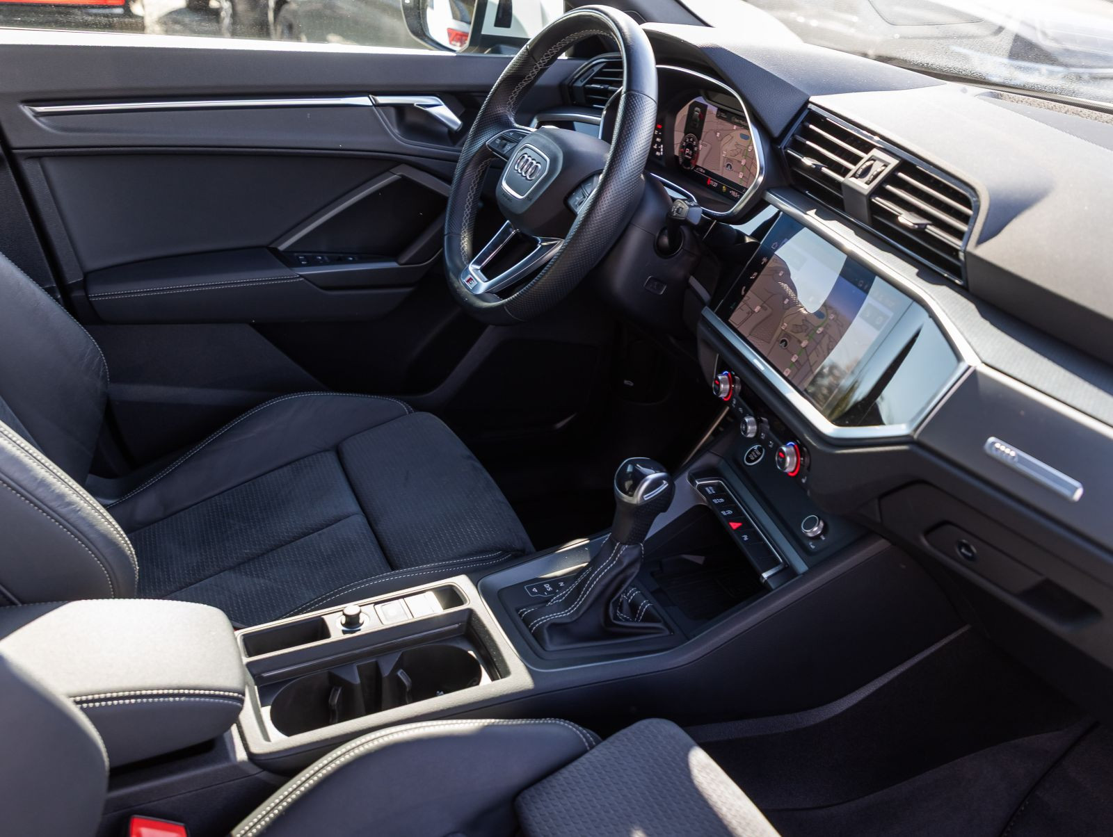 Audi Q3 Sportback S line 35TFSI Stronic Navi Matrix Panorama