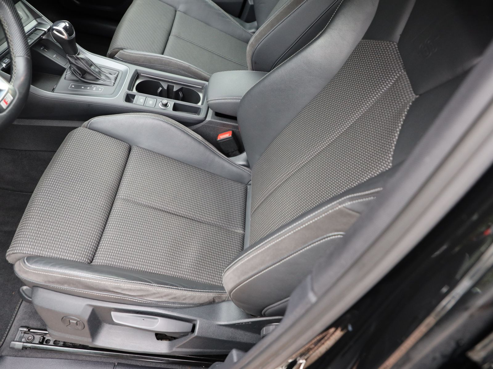 Audi Q3 Sportback S line 40TDI qu Navi Matrix ACC AHK