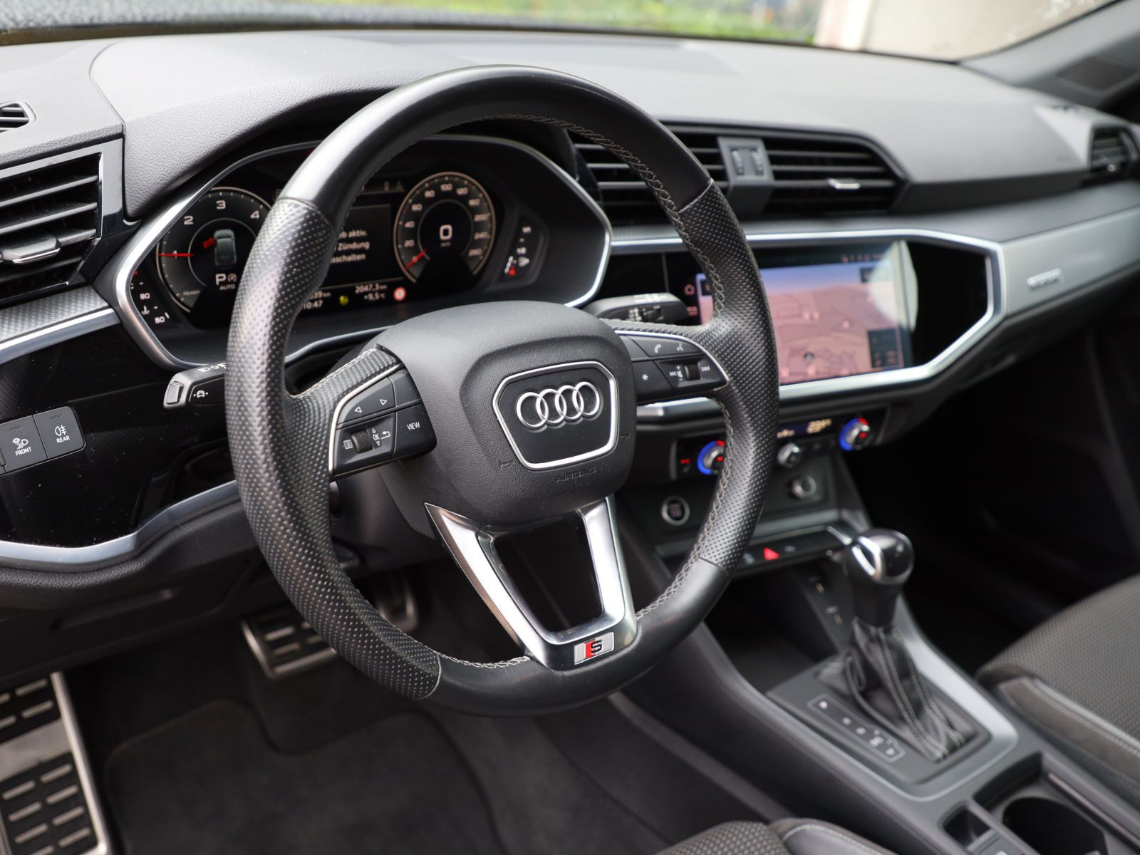Audi Q3 Sportback S line 40TDI qu Navi Matrix ACC AHK