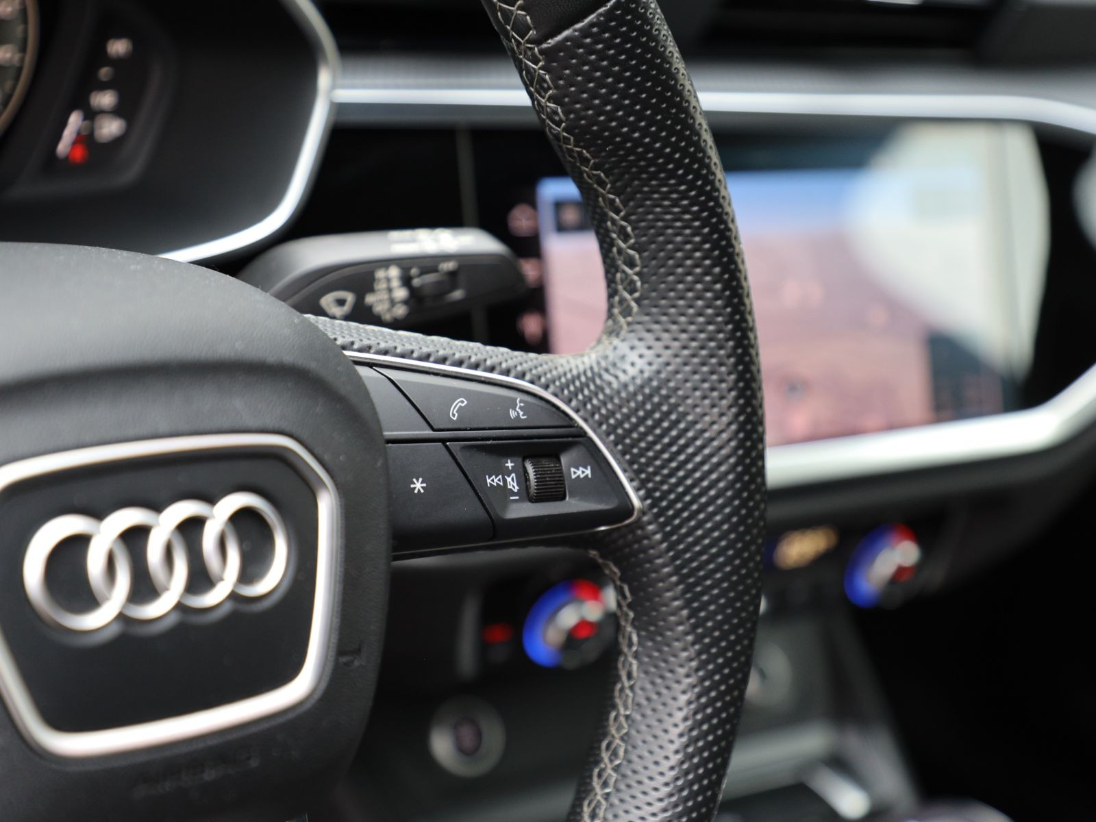 Audi Q3 Sportback S line 40TDI qu Navi Matrix ACC AHK