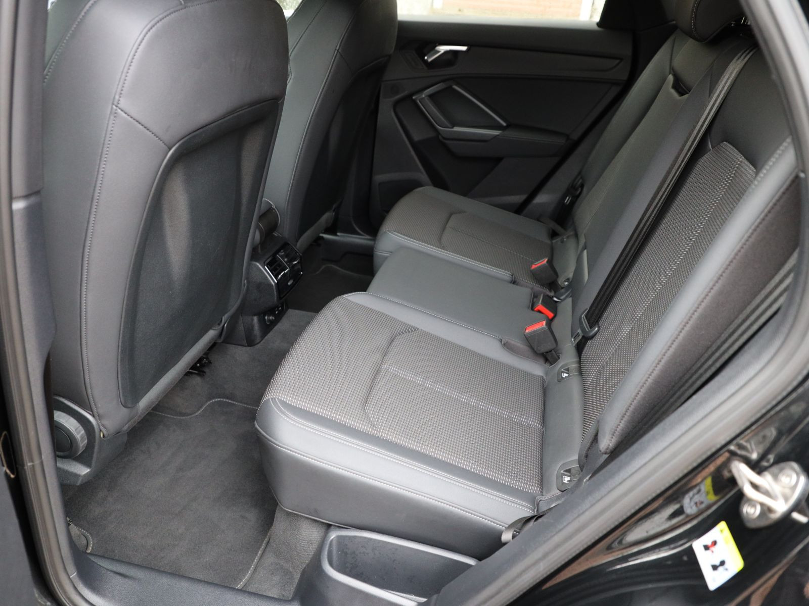 Audi Q3 Sportback S line 40TDI qu Navi Matrix ACC AHK