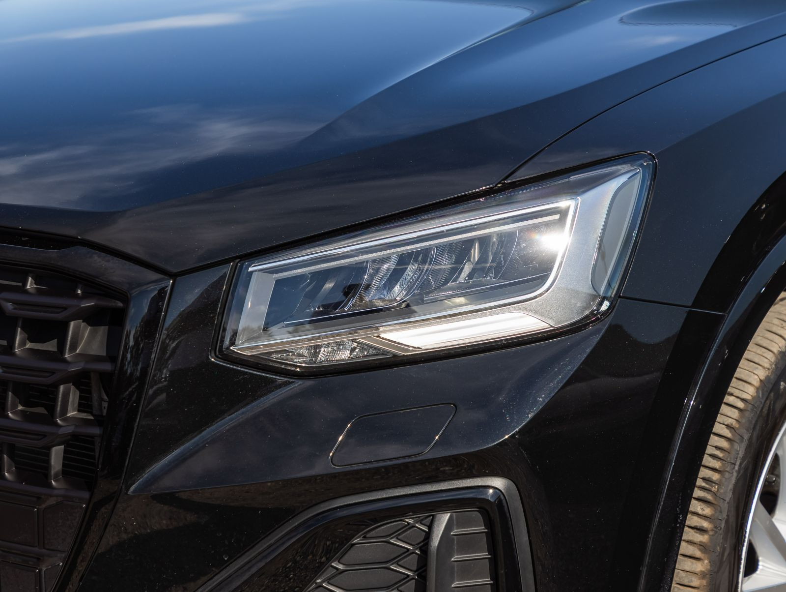 Audi Q2 S line 35TFSI Stronic Navi LED ACC EPH AHK