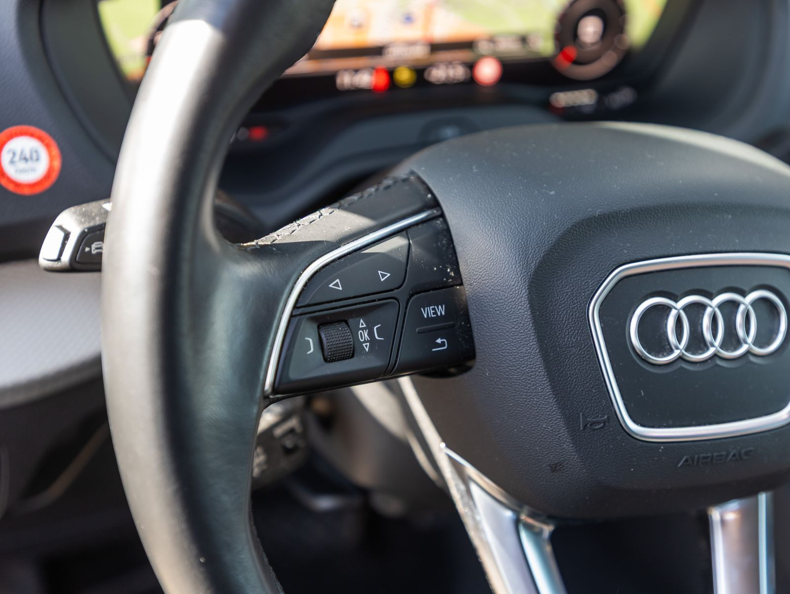 Audi Q2 S line 35TFSI Stronic Navi LED ACC EPH AHK