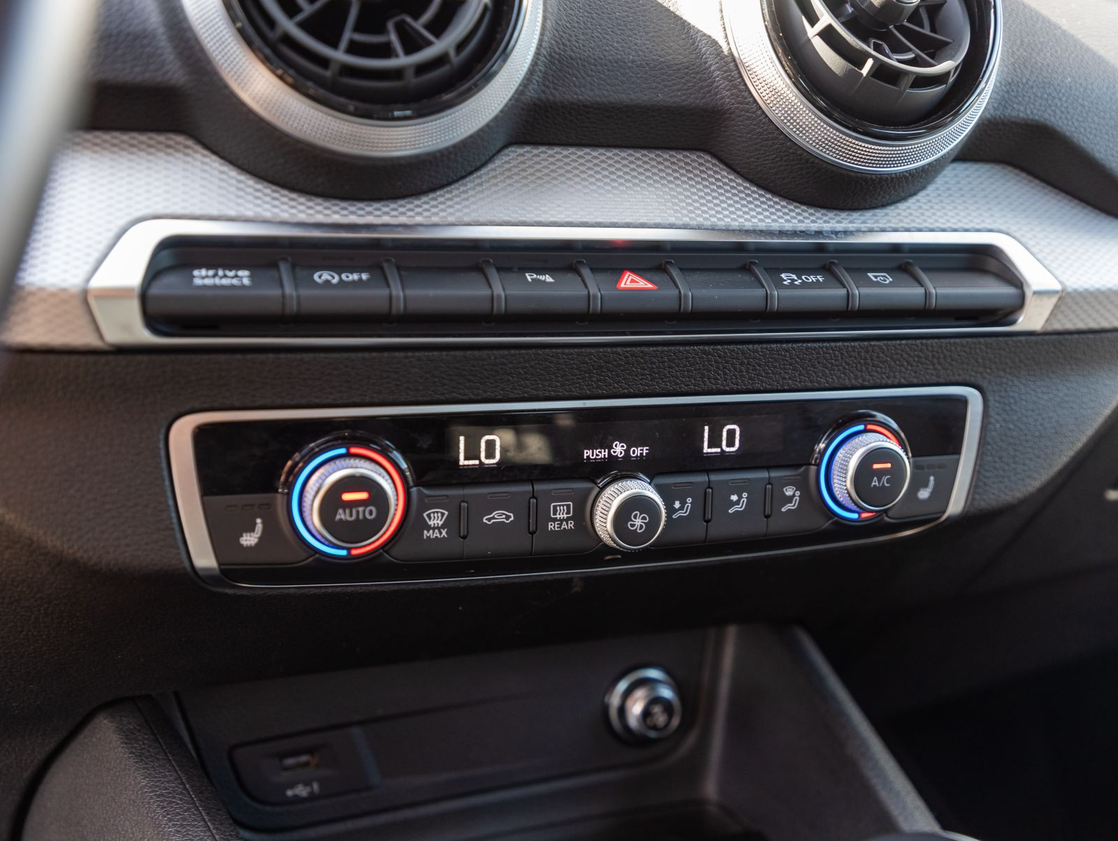 Audi Q2 S line 35TFSI Stronic Navi LED ACC EPH AHK