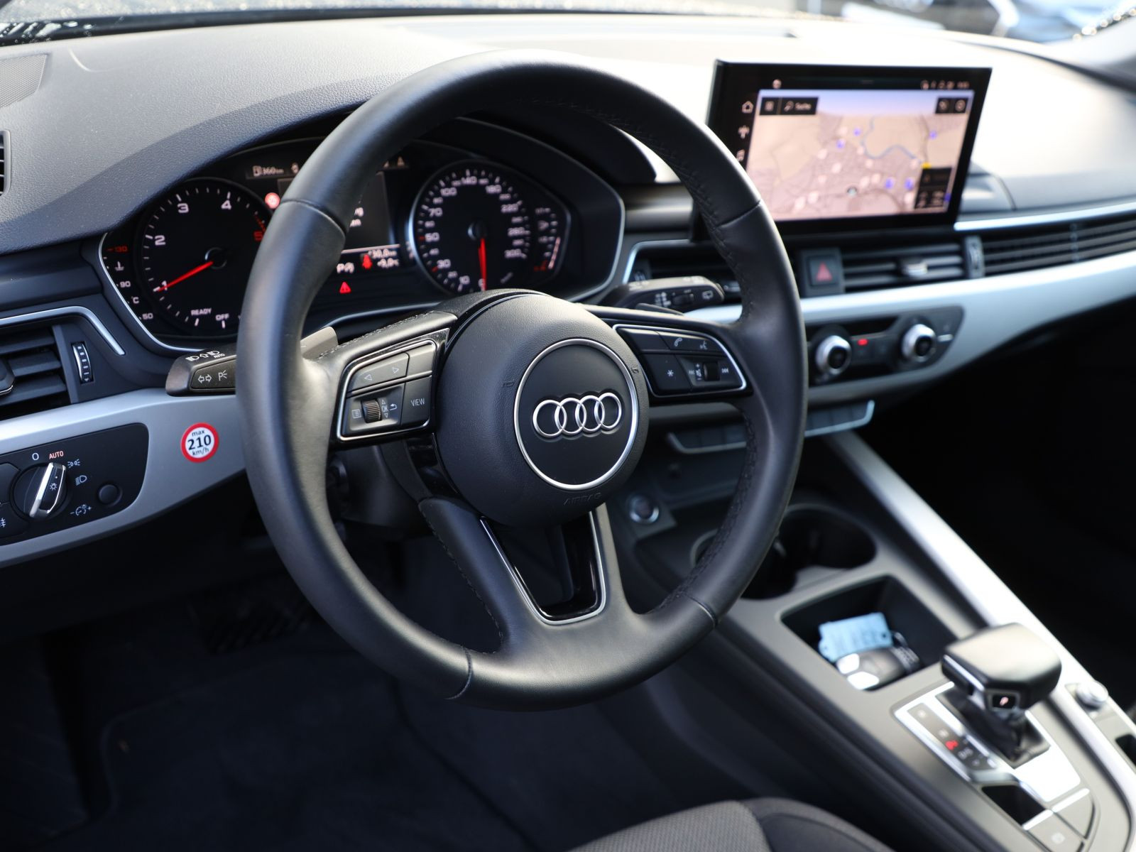 Audi A4 Avant 30TDI Stronic Navi LED GRA EPH DAB AHK