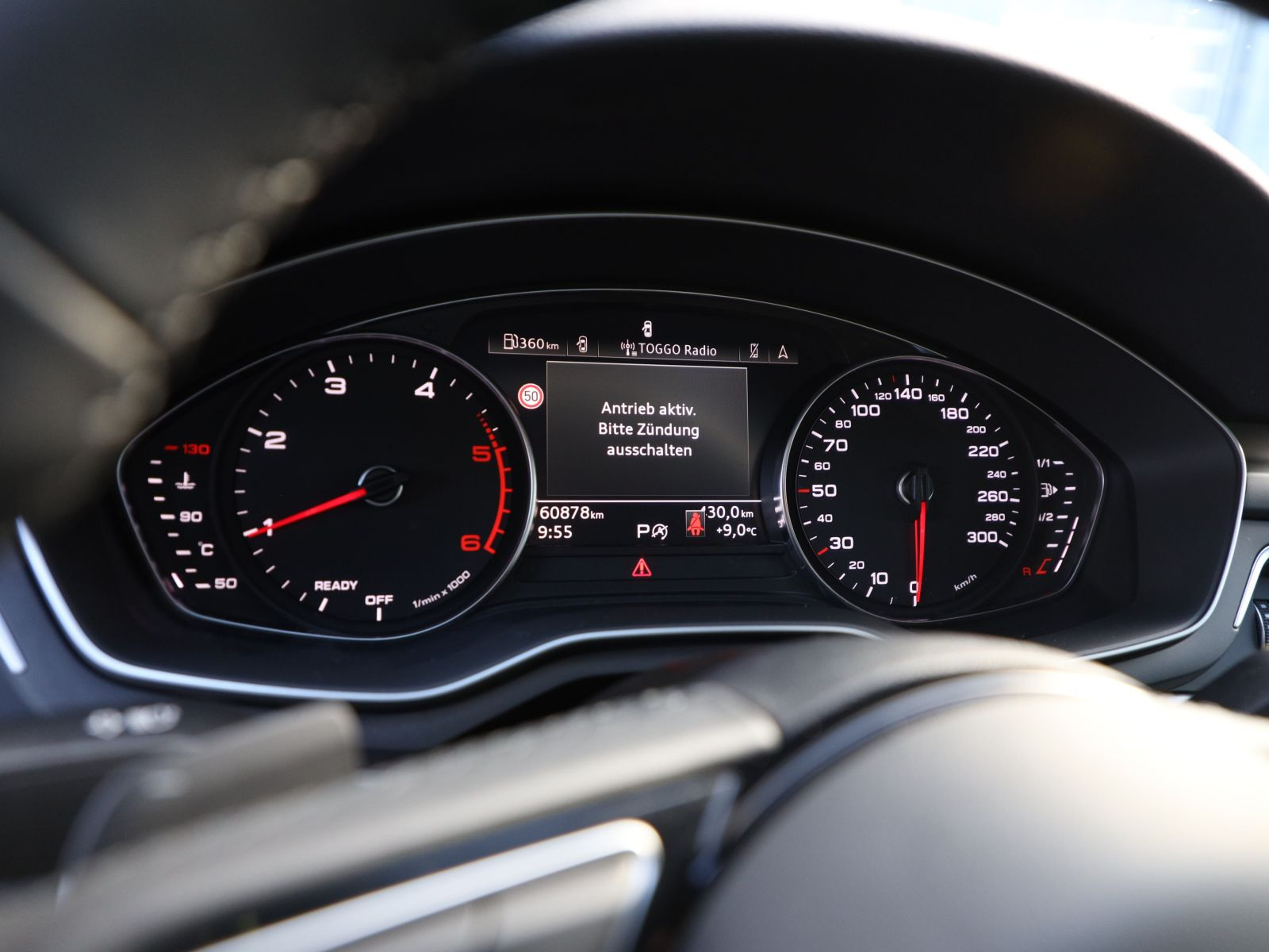 Audi A4 Avant 30TDI Stronic Navi LED GRA EPH DAB AHK