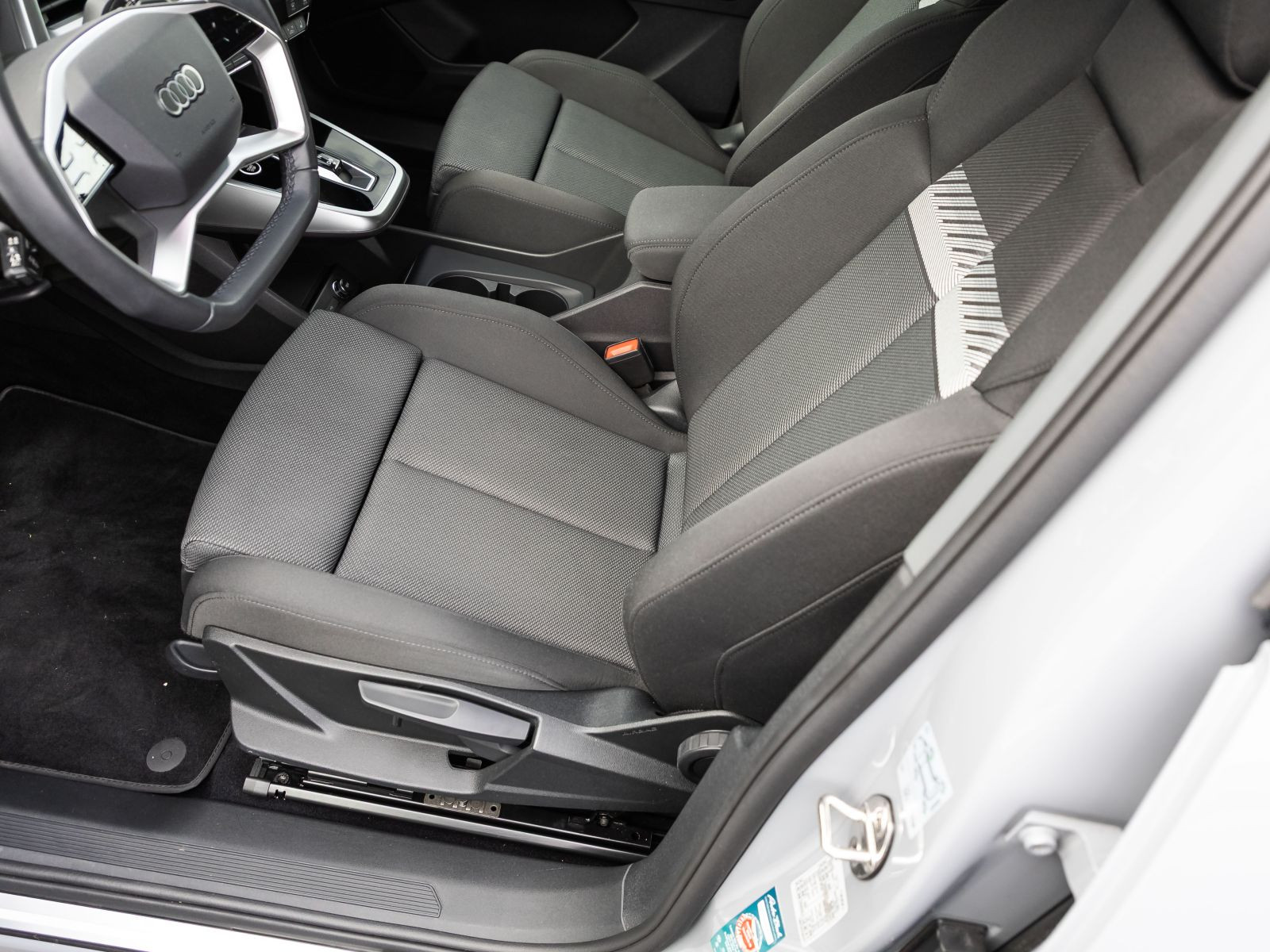 Audi Q4 Sportback e-tron 35 Matrix Standklima GRA EPH