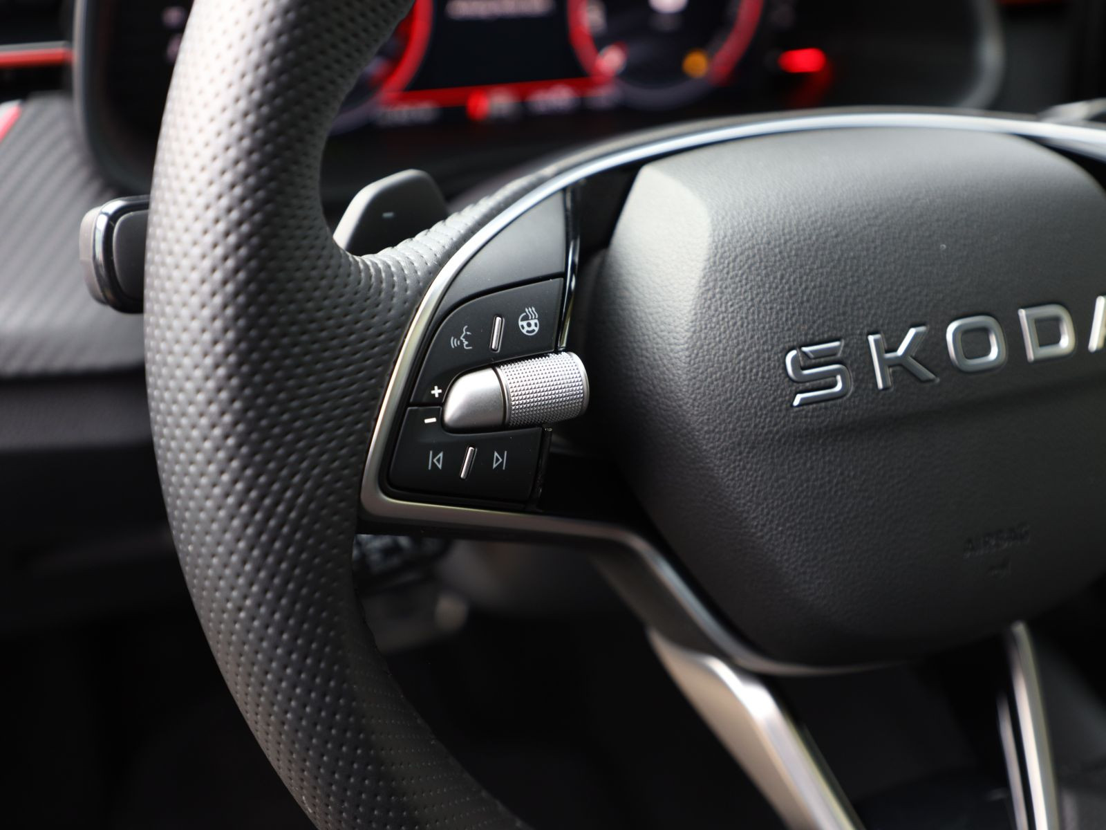 Skoda Kamiq Monte Carlo 1.5TSI Panorama ACC AHK Navi
