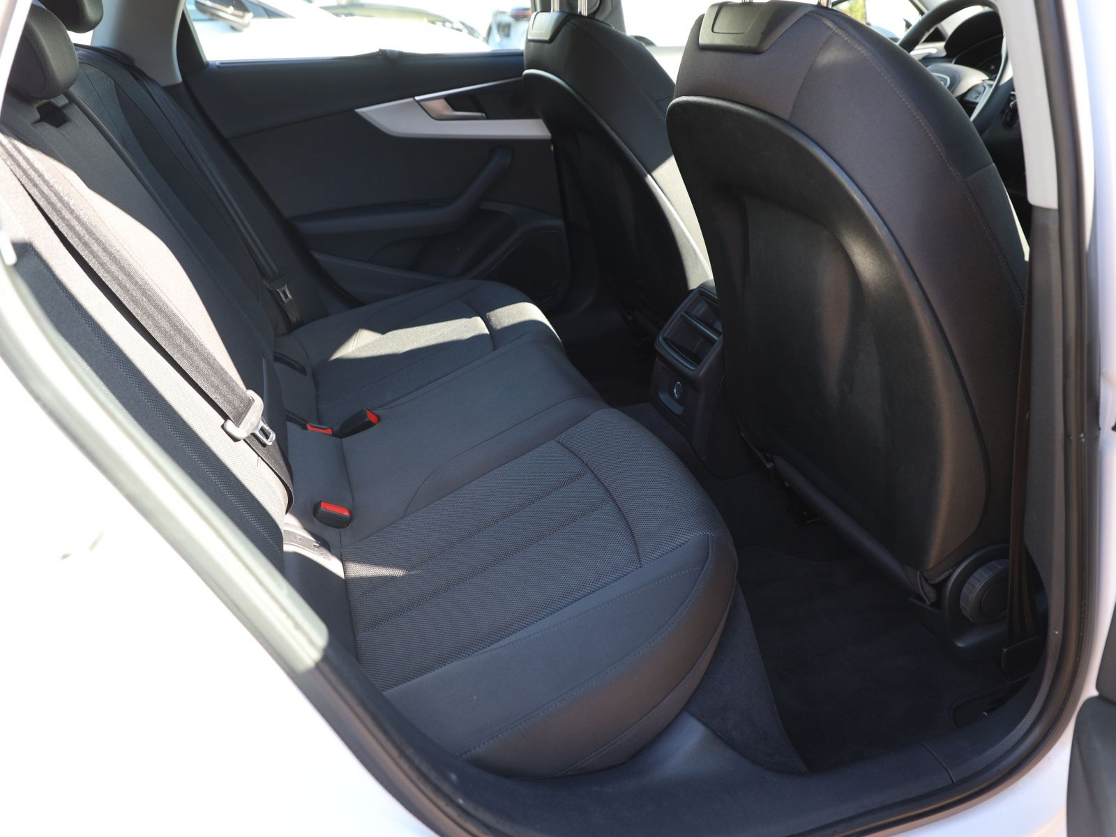 Audi A4 Avant 40TDI Stronic Navi LED ACC EPH DAB