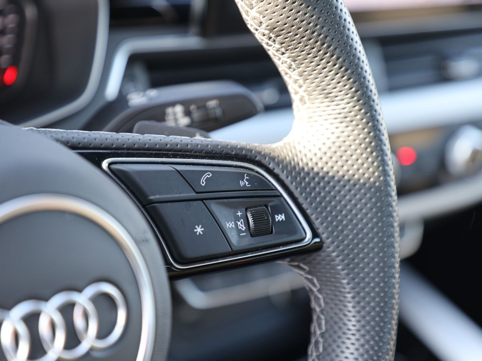 Audi A4 S line 45TFSI qu Stronic Navi Matrix GRA EPH