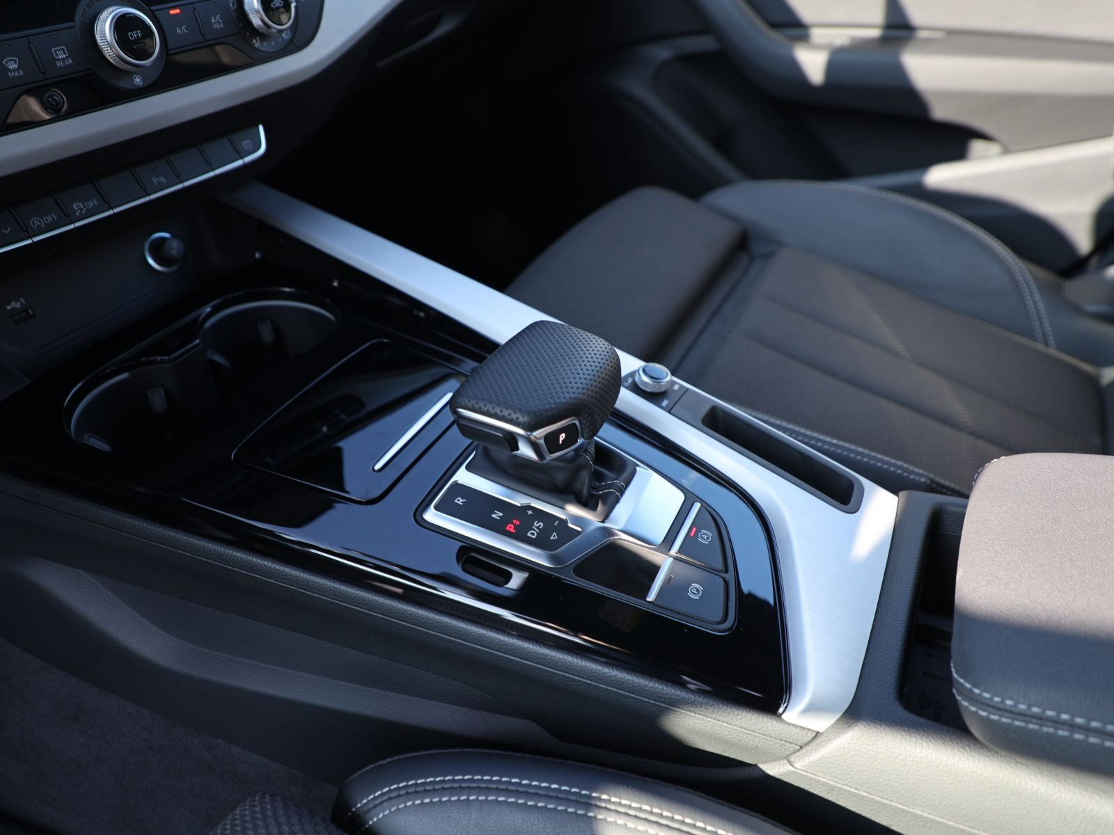 Audi A4 S line 45TFSI qu Stronic Navi Matrix GRA EPH