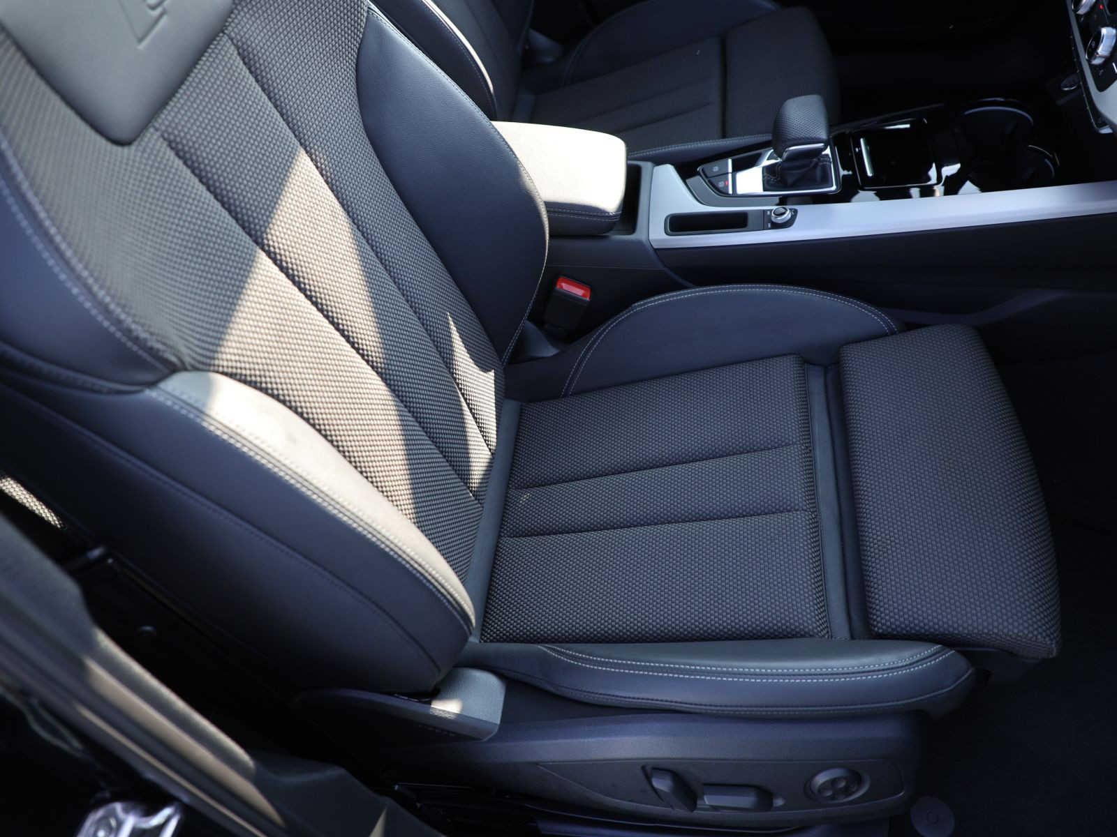 Audi A4 S line 45TFSI qu Stronic Navi Matrix GRA EPH