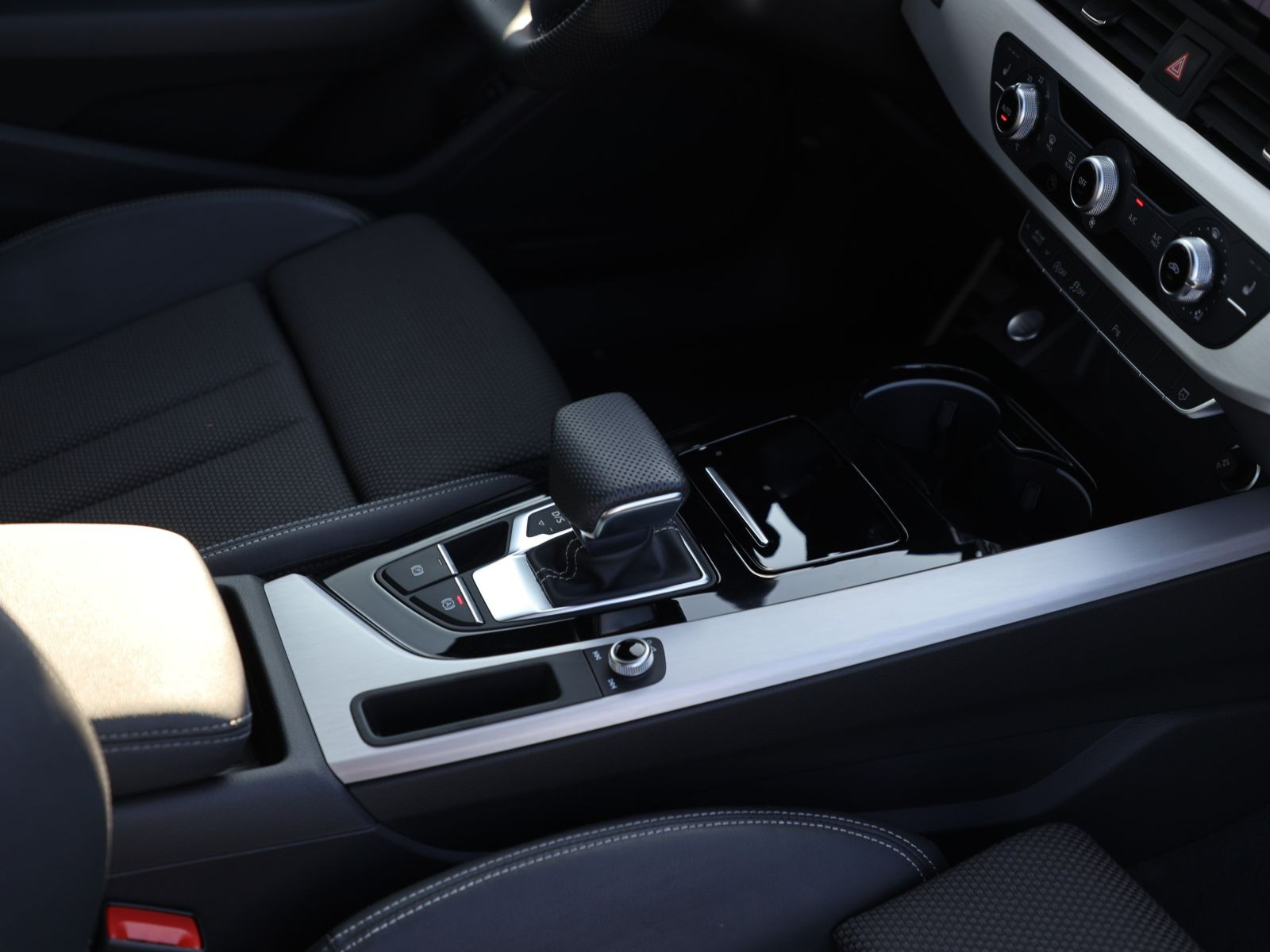 Audi A4 S line 45TFSI qu Stronic Navi Matrix GRA EPH