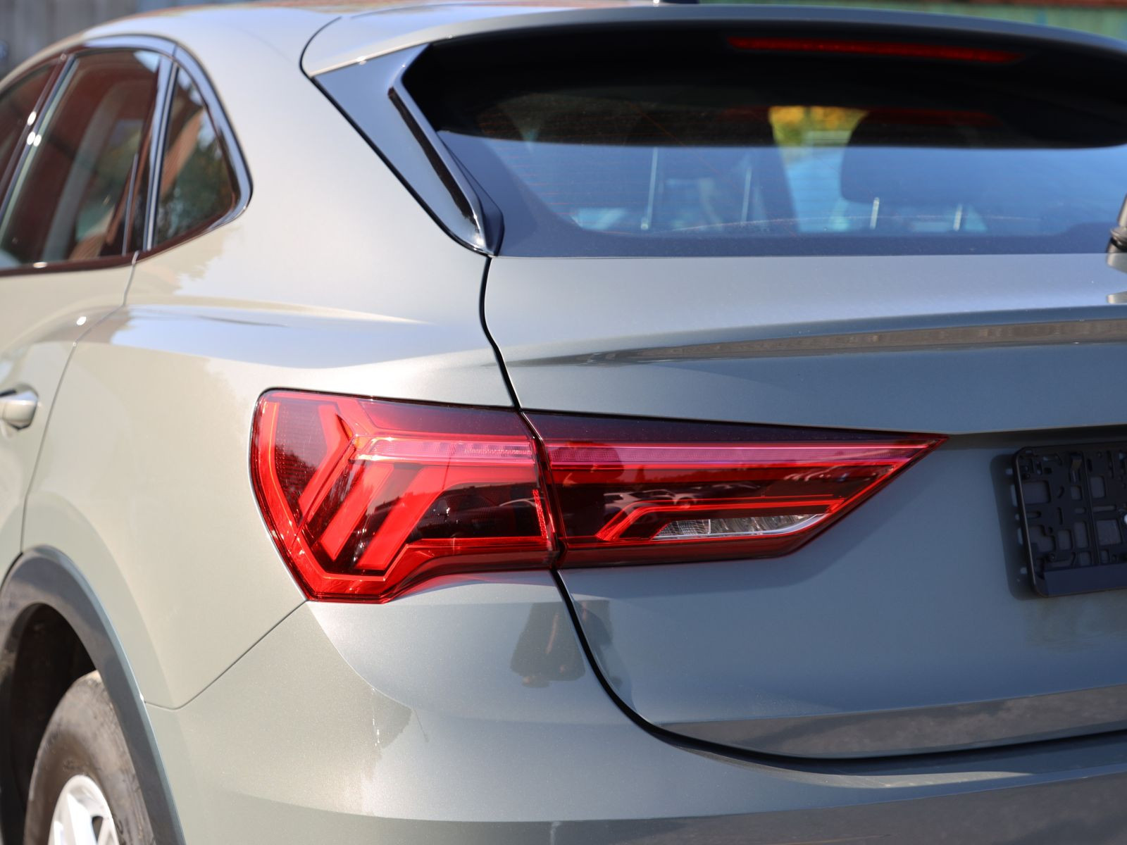 Audi Q3 Sportback 40TFSI qu Navi Matrix Panorama AHK
