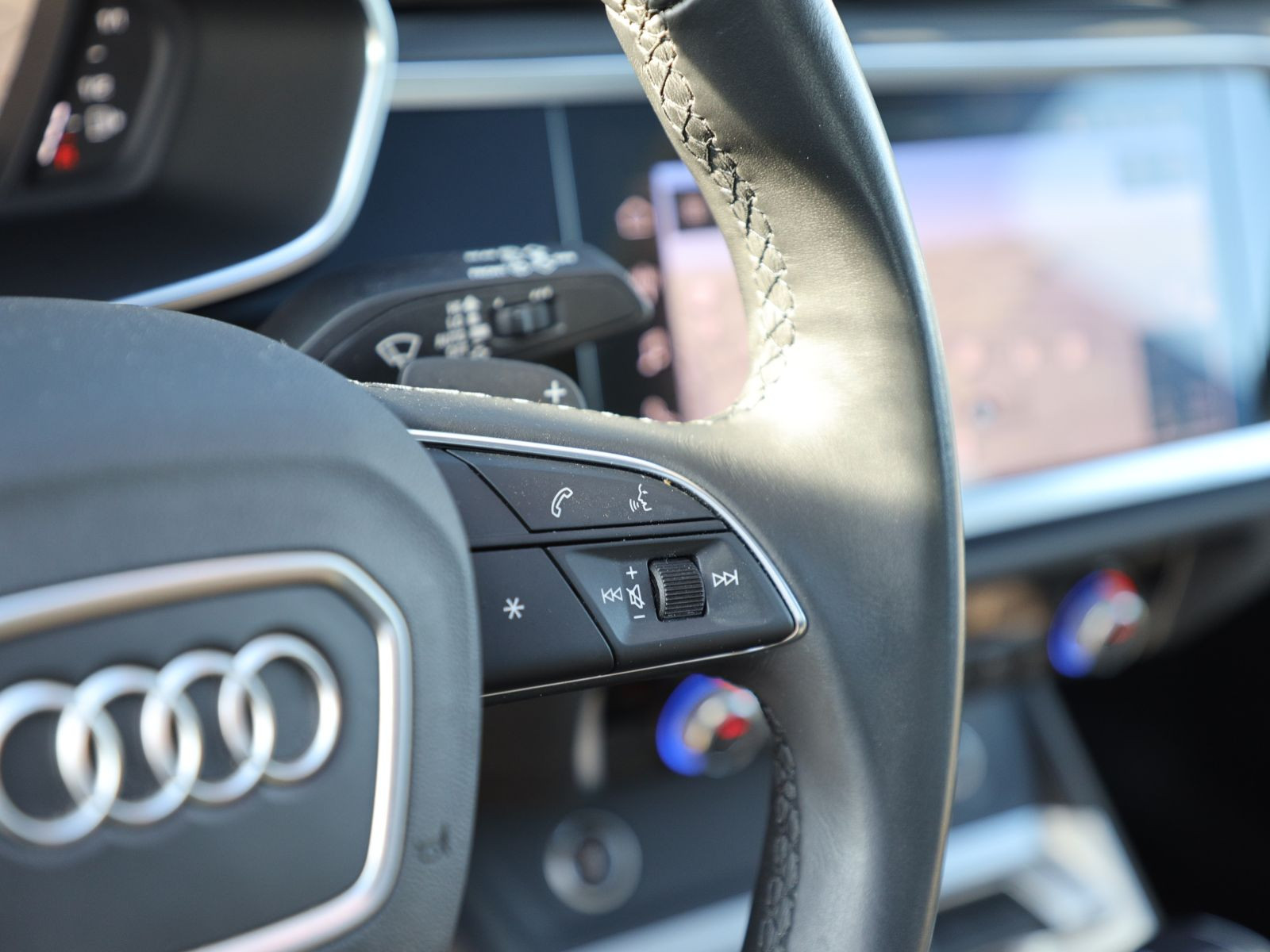 Audi Q3 Sportback 40TFSI qu Navi Matrix Panorama AHK