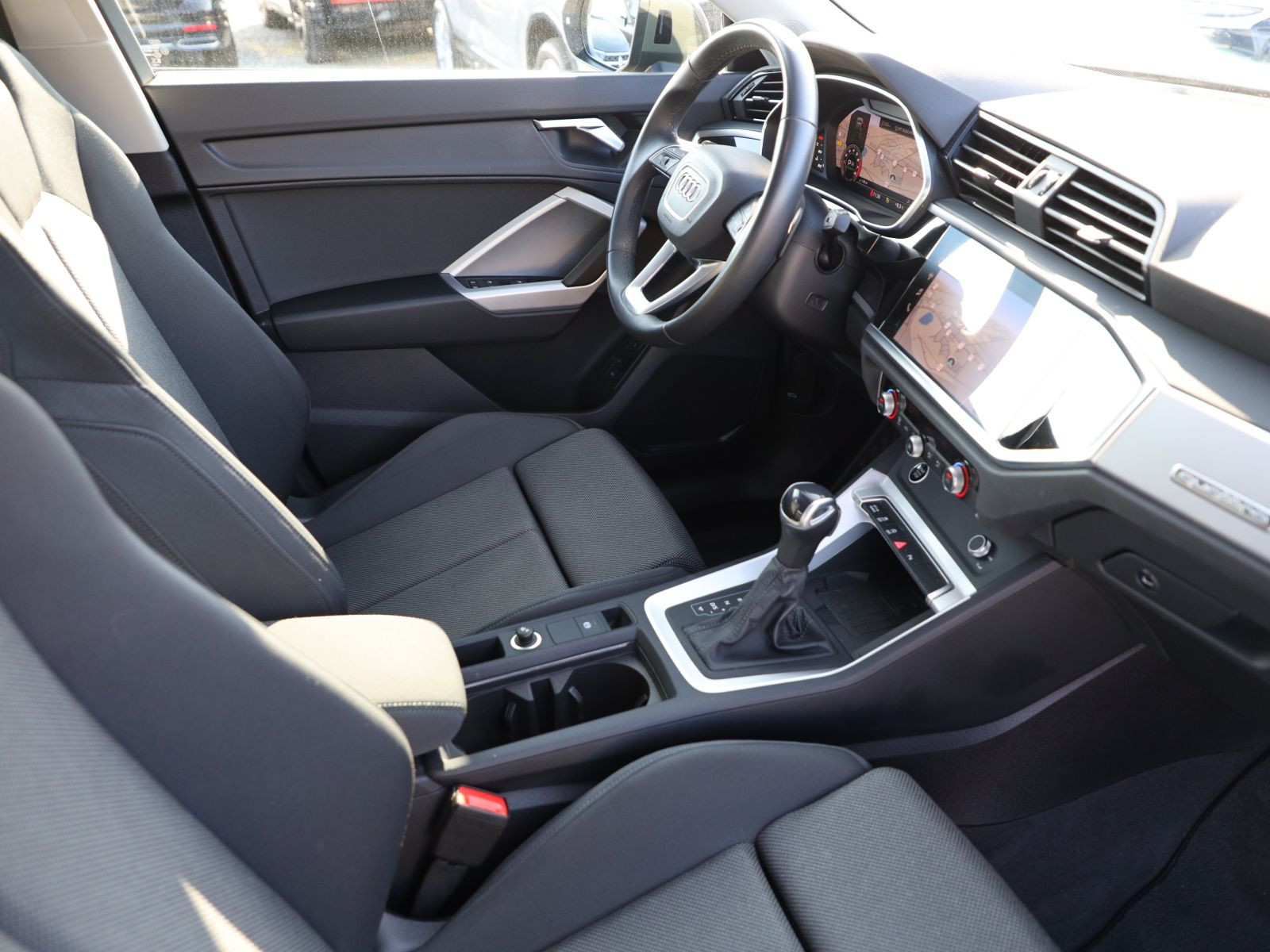 Audi Q3 Sportback 40TFSI qu Navi Matrix Panorama AHK