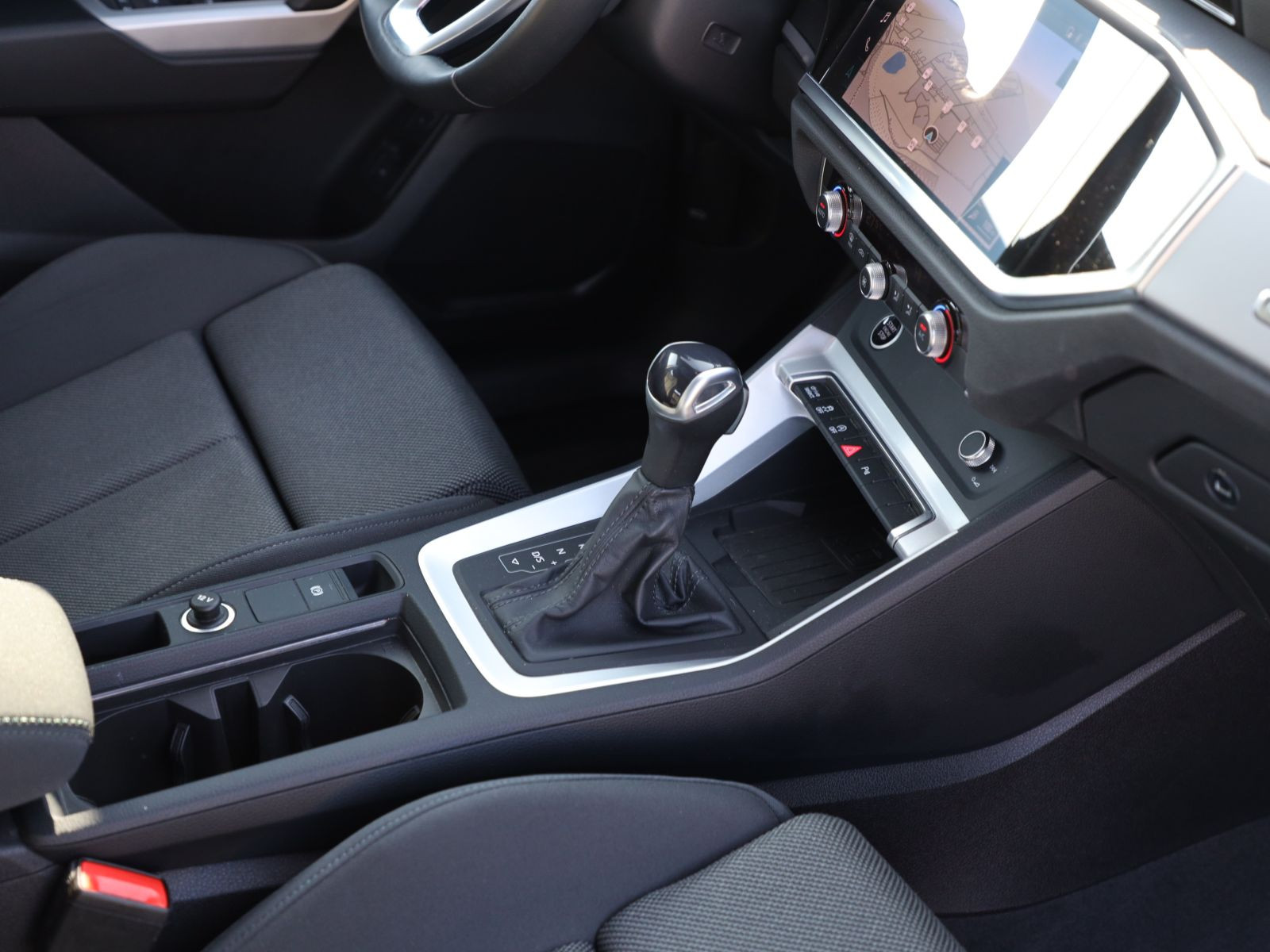 Audi Q3 Sportback 40TFSI qu Navi Matrix Panorama AHK