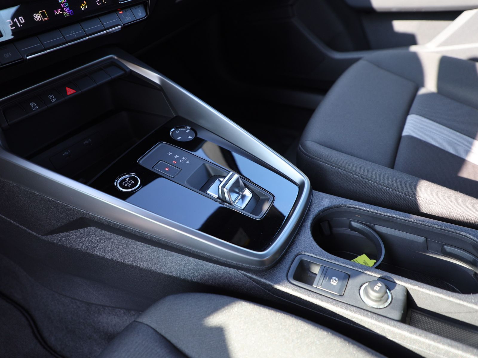 Audi A3 Limousine advanced 30TFSI Stronic Navi LED ACC