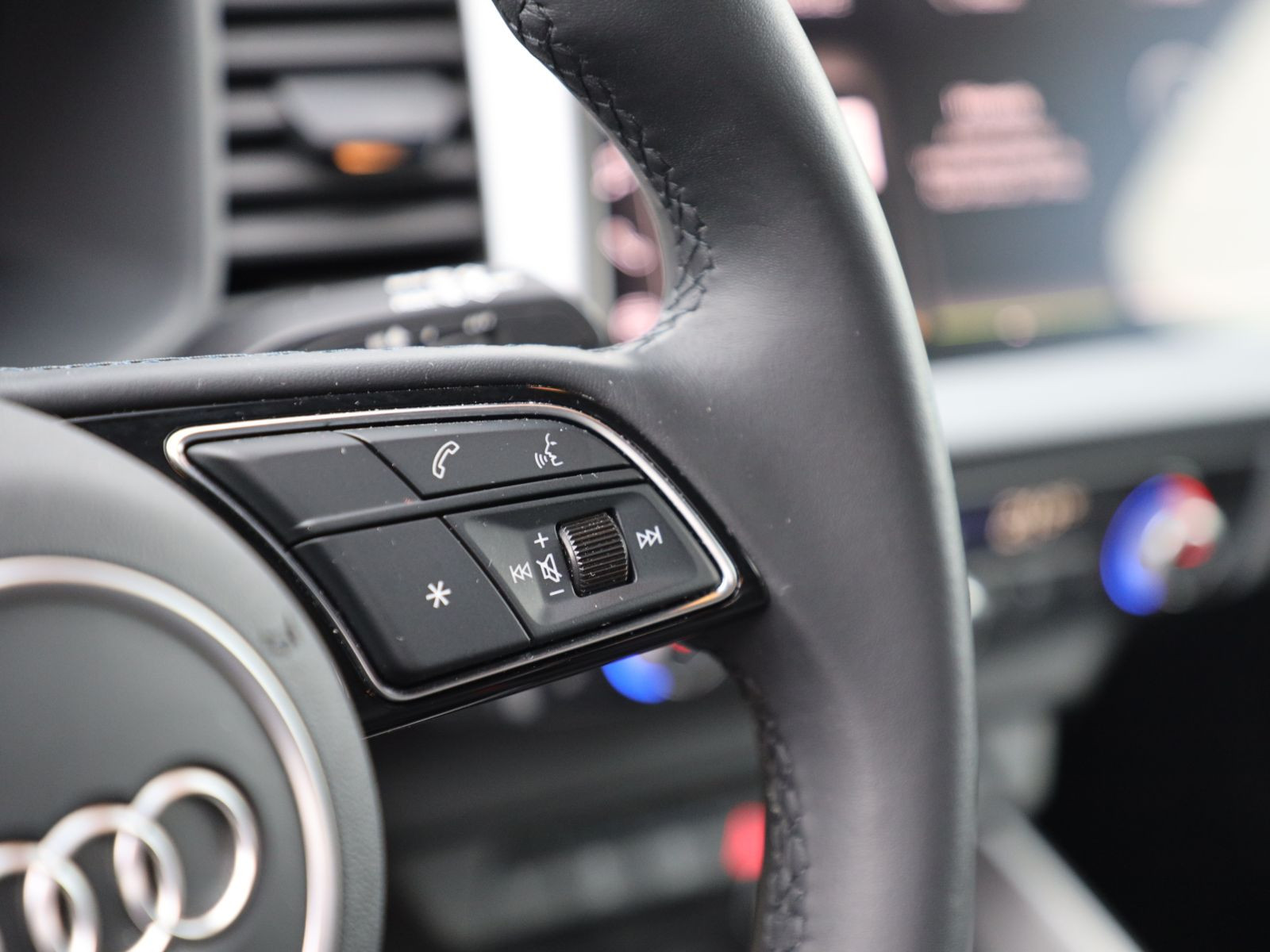 Audi A1 Sportback S line 30TFSI Stronic EPH CarPlay DAB