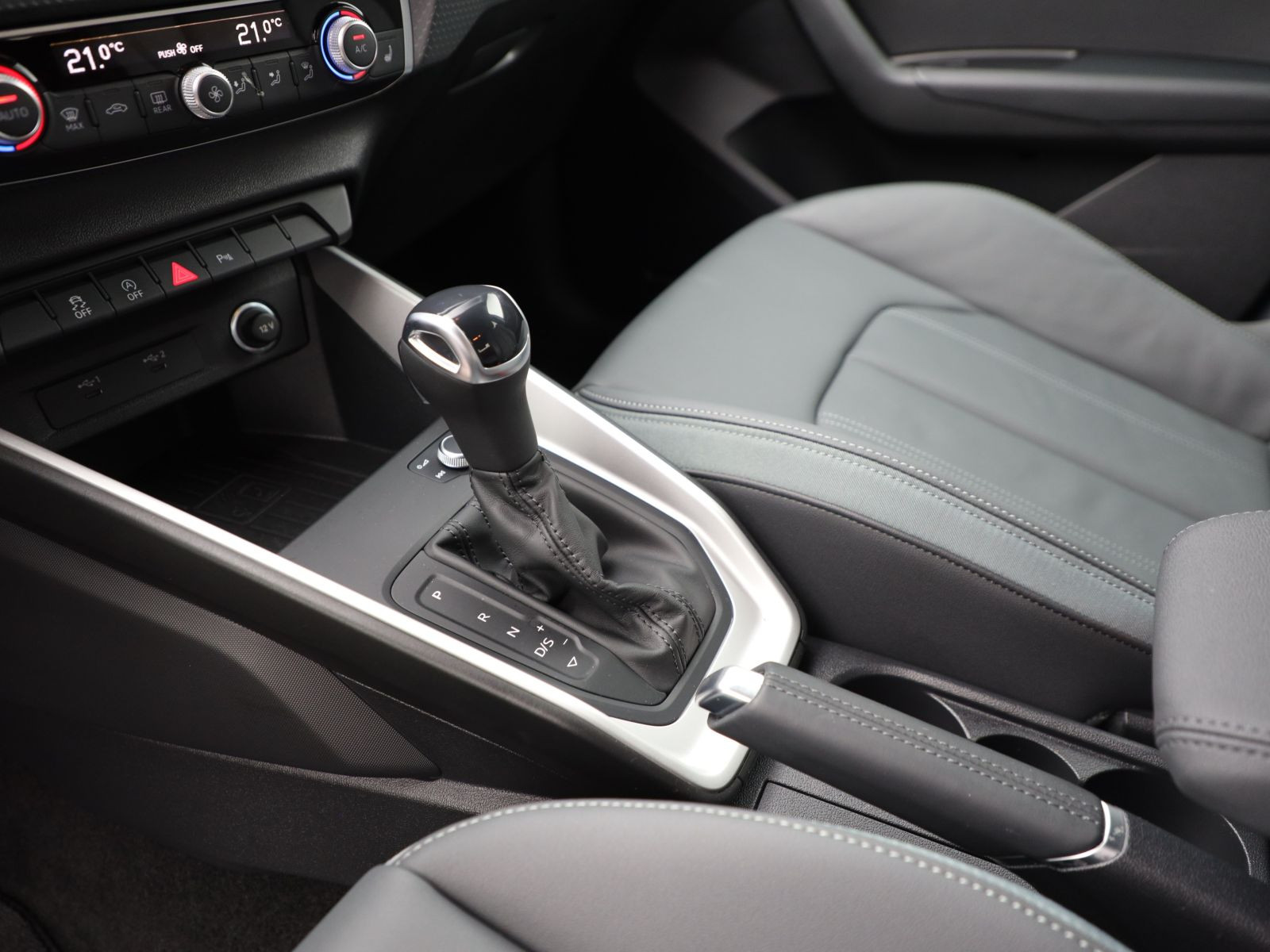 Audi A1 Sportback S line 30TFSI Stronic EPH CarPlay DAB