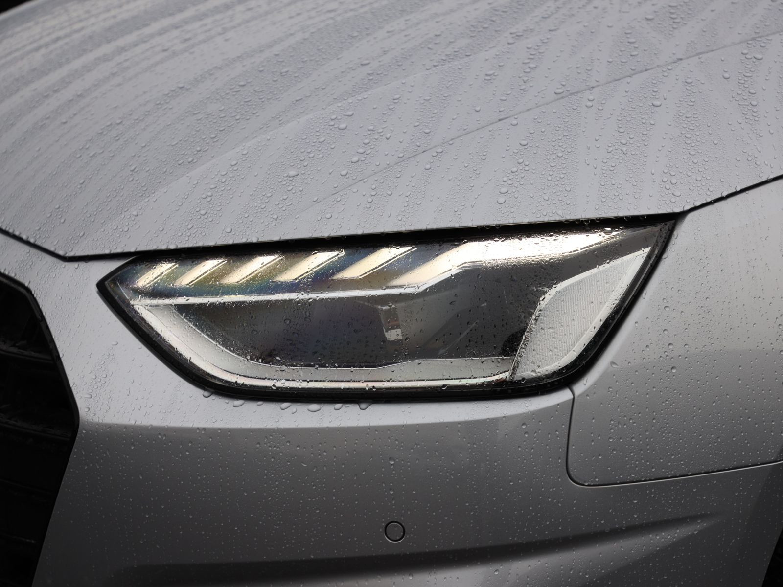 Audi A4 Avant Advanced 40TFSI qu Stronic Navi LED AHK