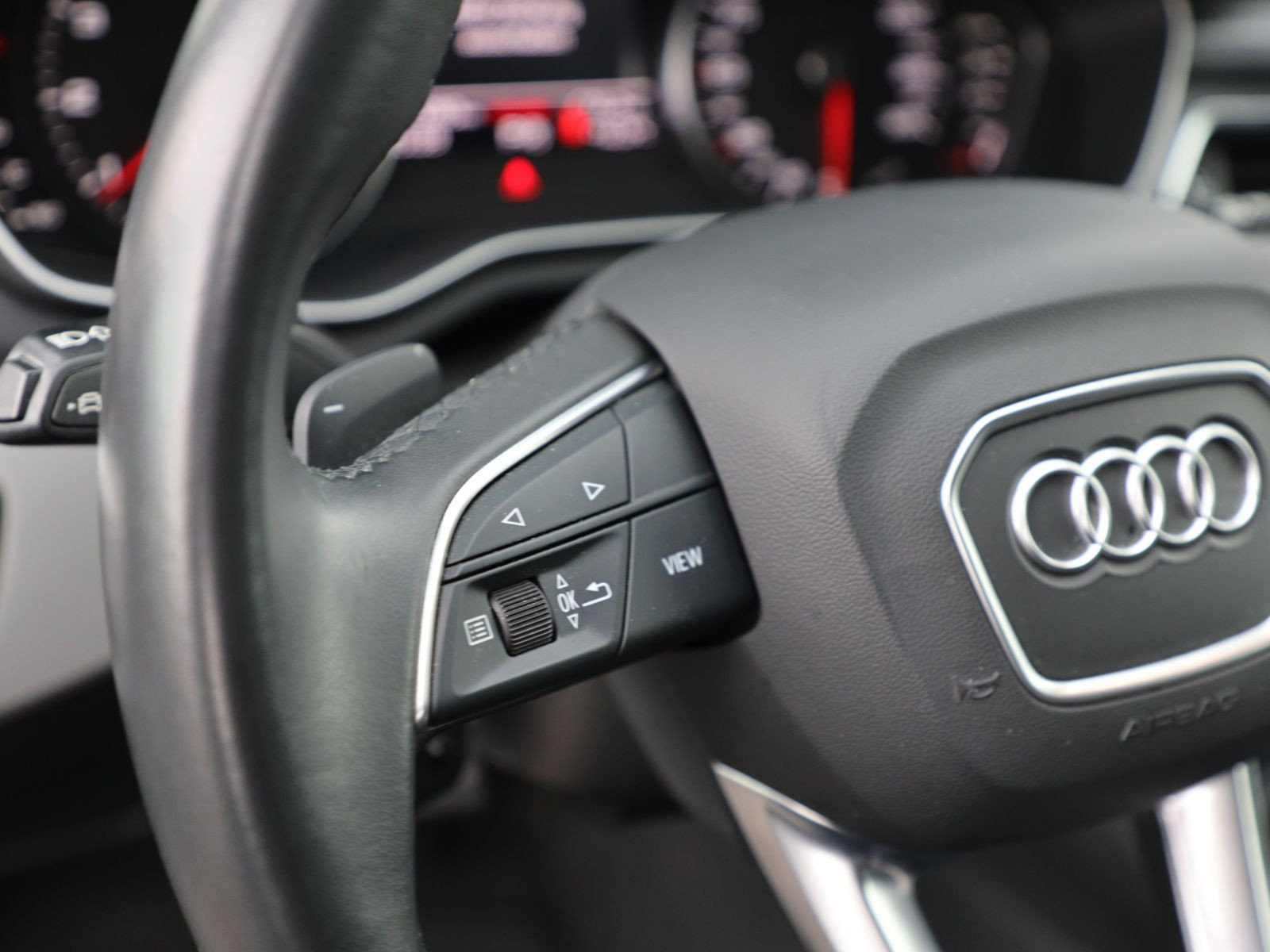 Audi A4 Avant Advanced 40TFSI qu Stronic Navi LED AHK
