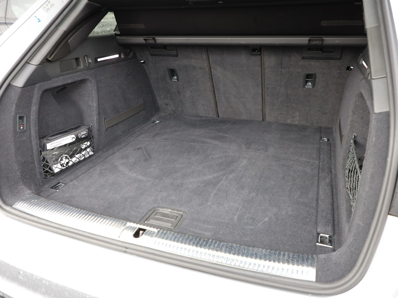 Audi A4 Avant Advanced 40TFSI qu Stronic Navi LED AHK