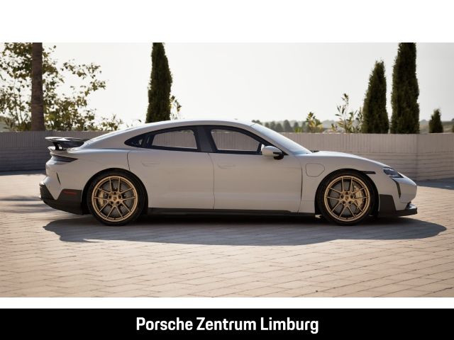 Porsche Taycan Turbo GT mit Weissach-Paket LED-Matrix