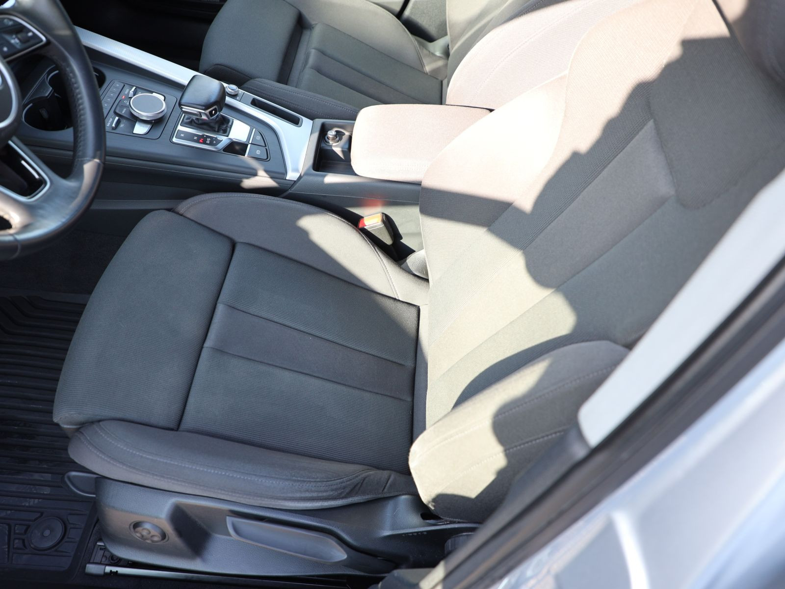 Audi A4 Avant S line 35TDI Stronic Navi Matrix ACC Panorama