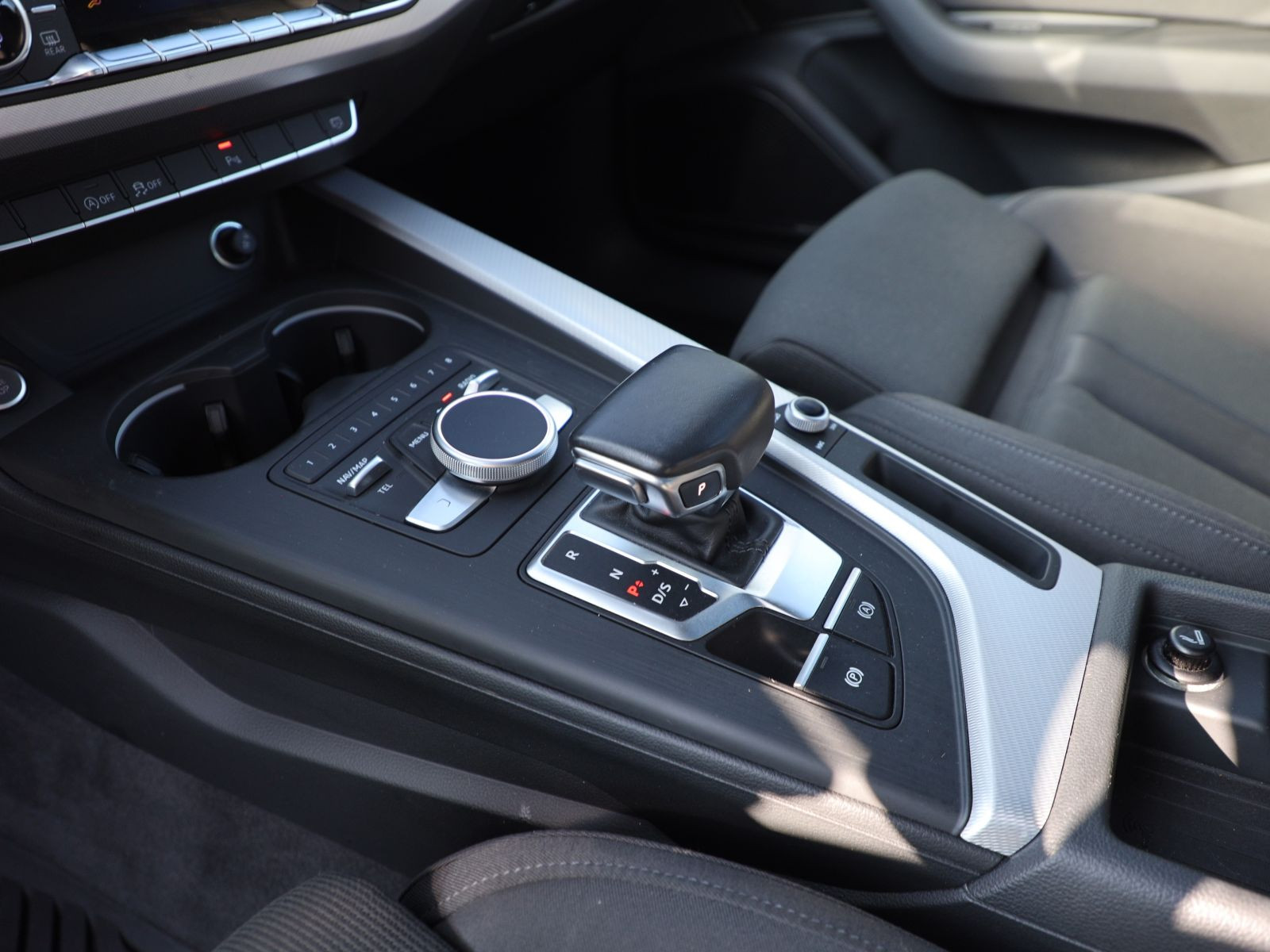 Audi A4 Avant S line 35TDI Stronic Navi Matrix ACC Panorama