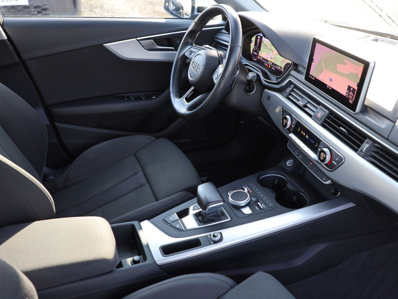 Audi A4 Avant S line 35TDI Stronic Navi Matrix ACC Panorama