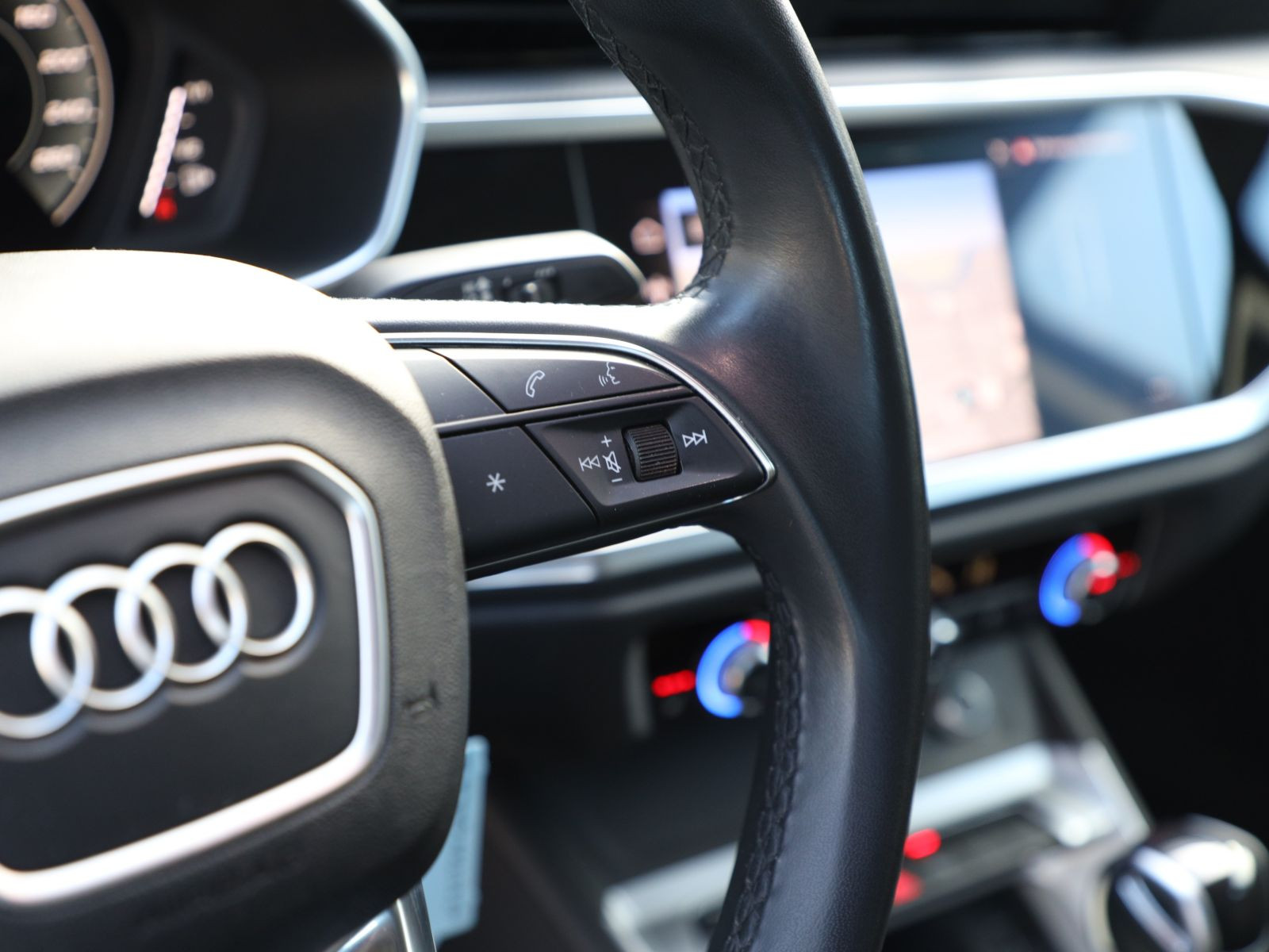 Audi Q3 Sportback 35TDI Stronic Navi LED ACC DAB AHK
