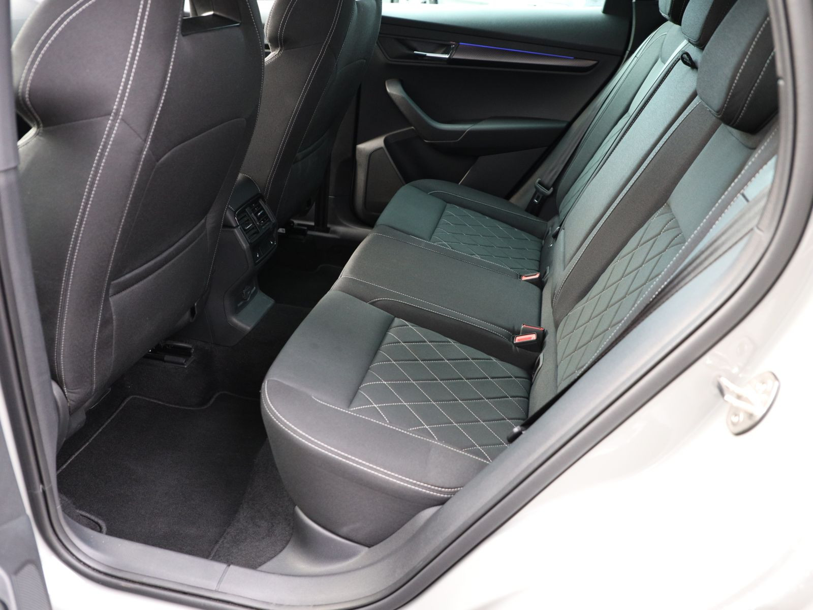 Skoda Karoq Sportline 2.0TSI 4x4 DSG Navi ACC LED EPH