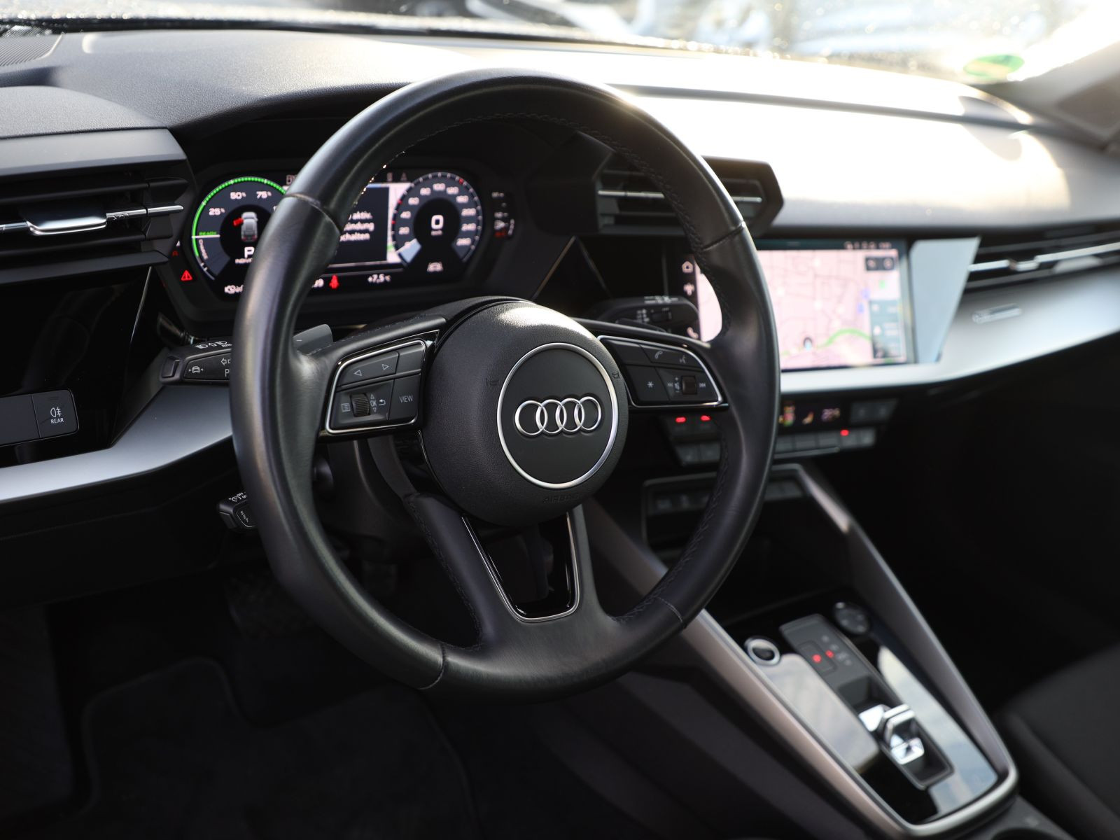 Audi A3 Sportback 40TFSIe Stronic Navi LED GRA DAB EPH